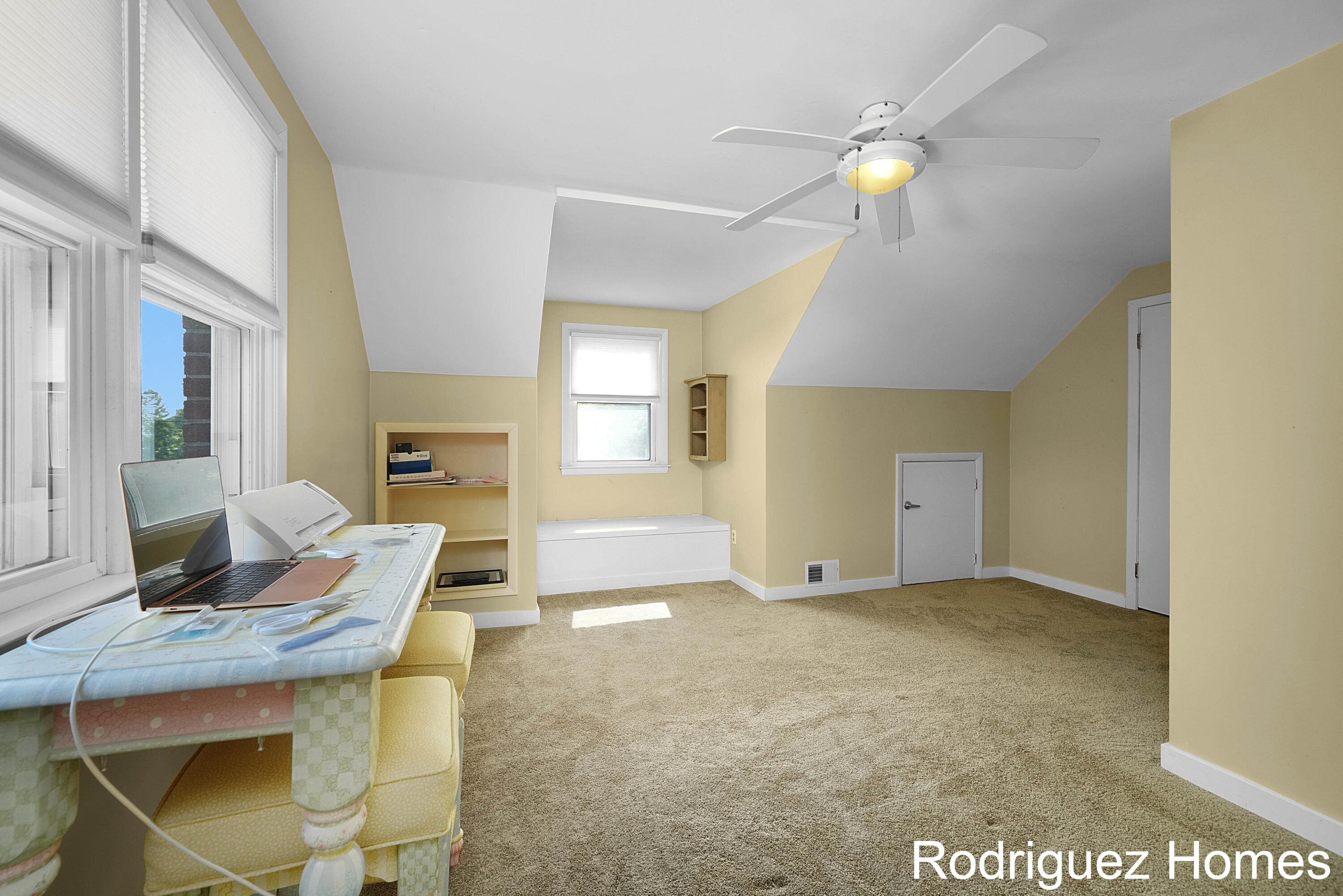 3815 Benjamin Avenue NE