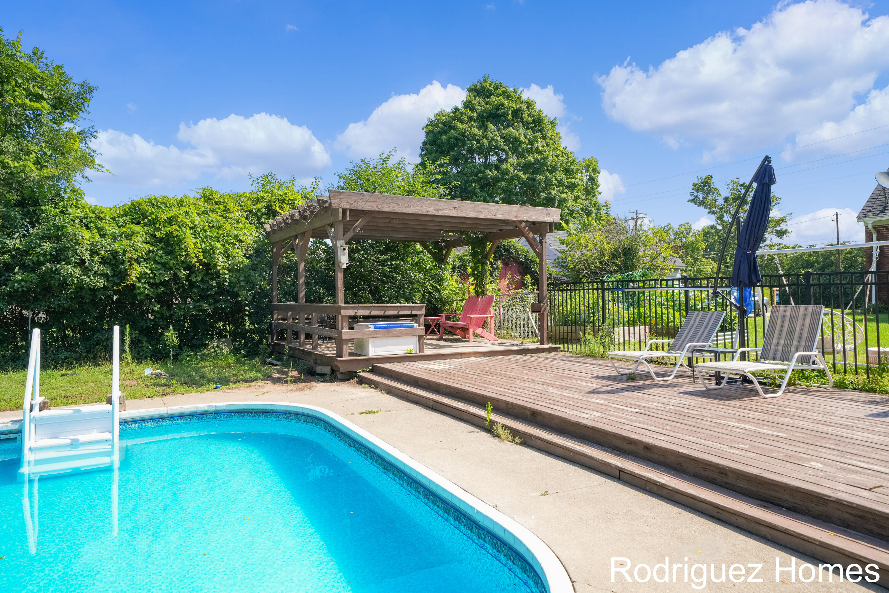 3815 Benjamin Avenue NE