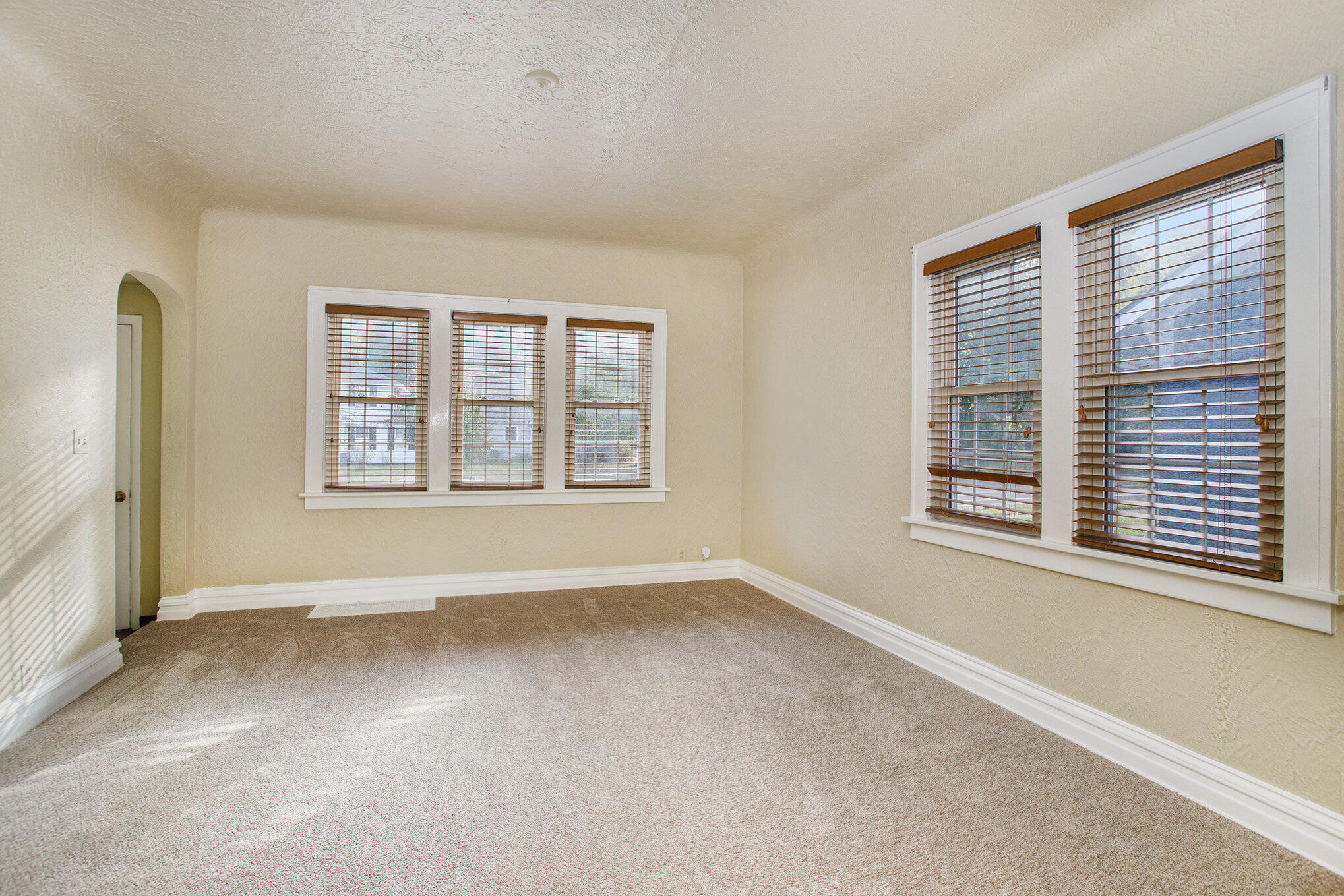 19 La Vista Boulevard N