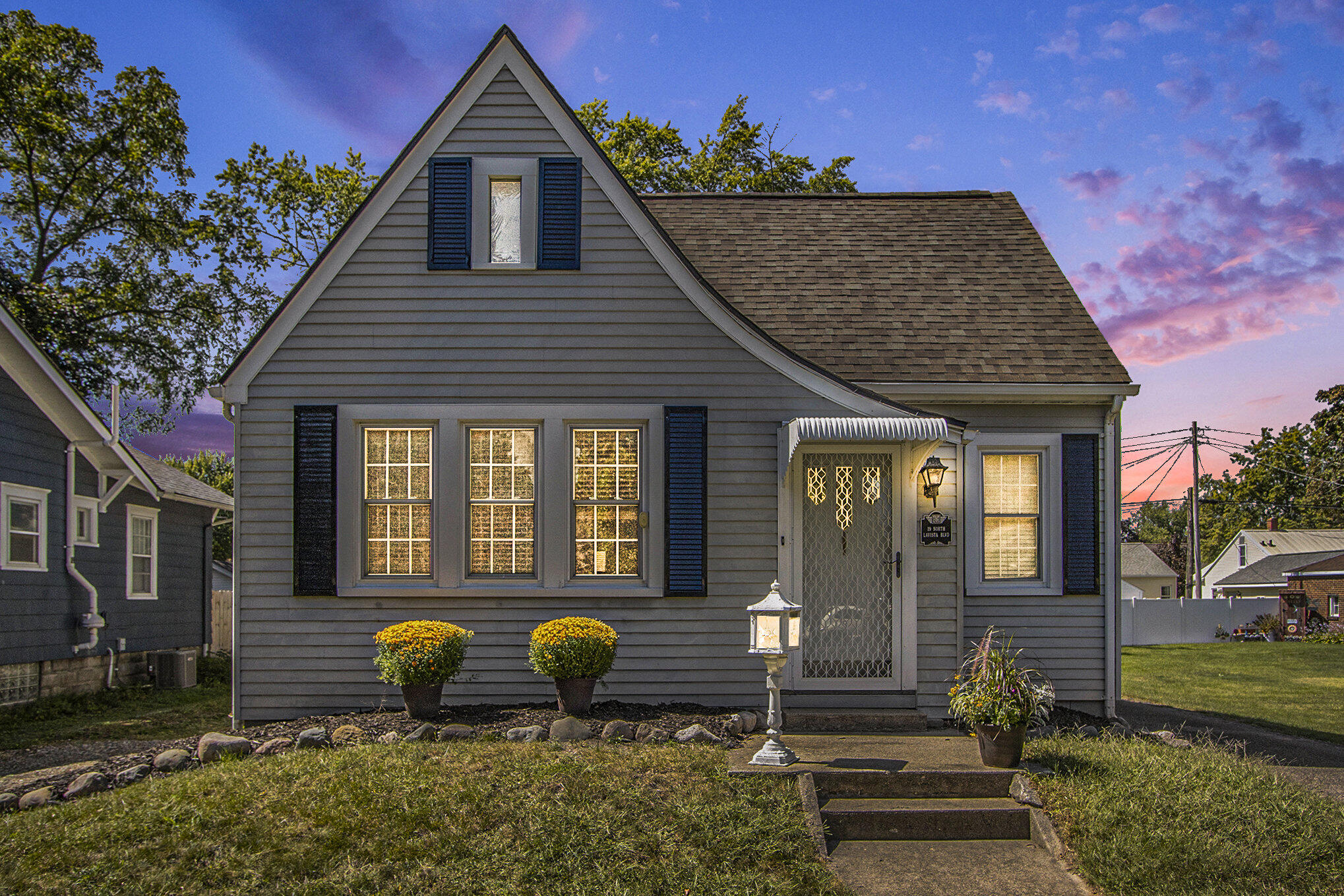 19 La Vista Boulevard N