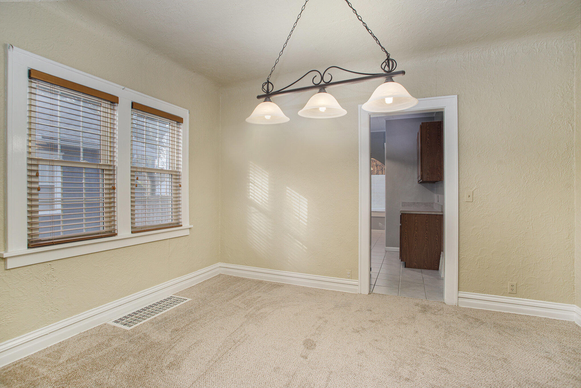 19 La Vista Boulevard N