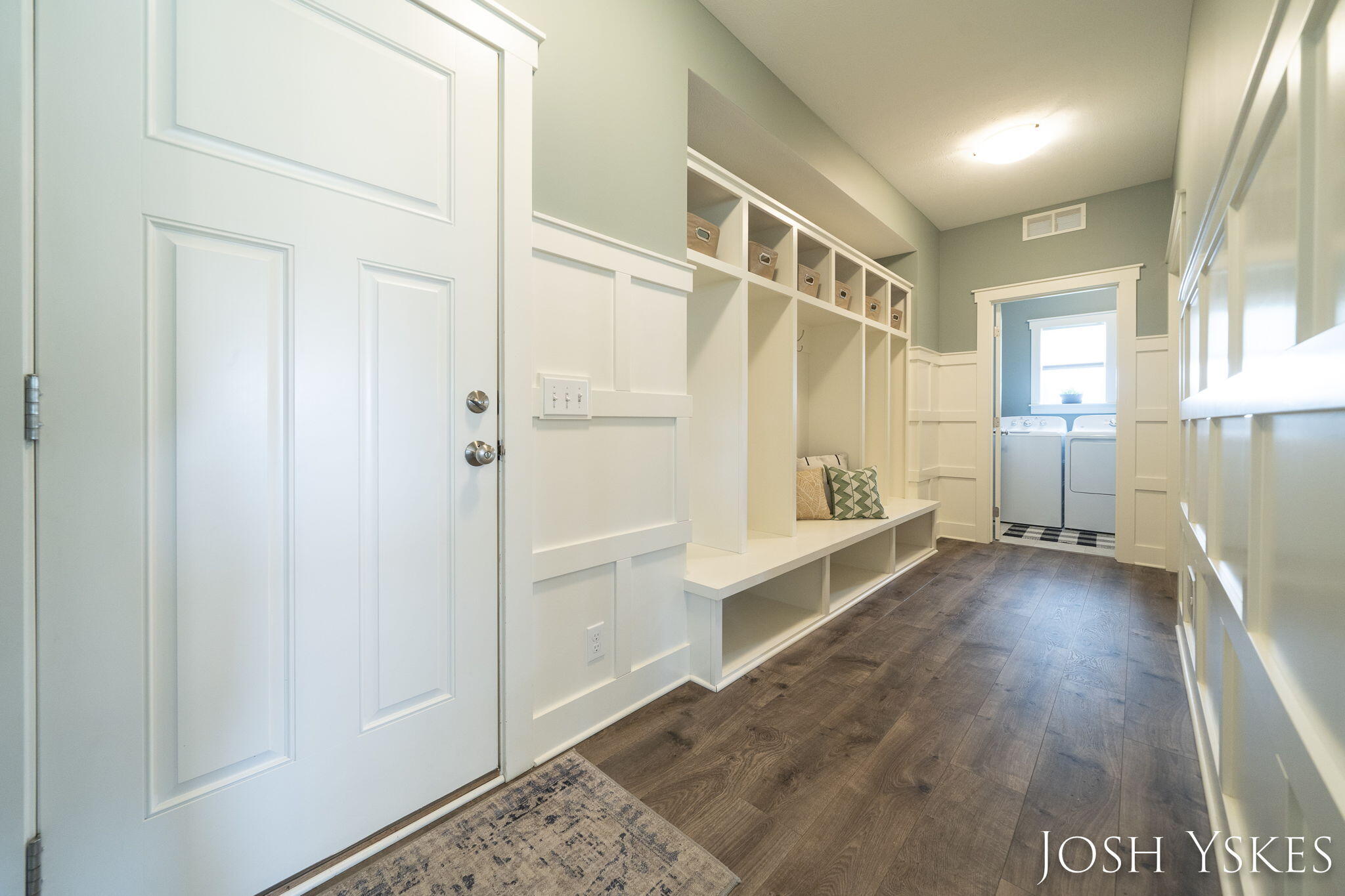 2464 Bridle Way NE