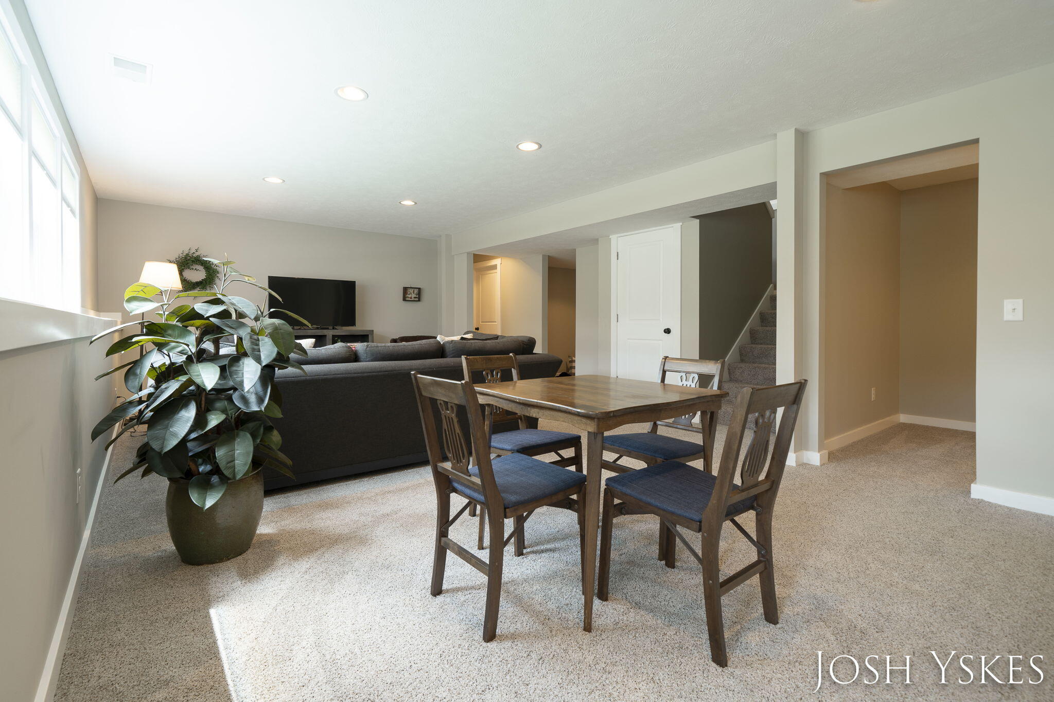 2464 Bridle Way NE