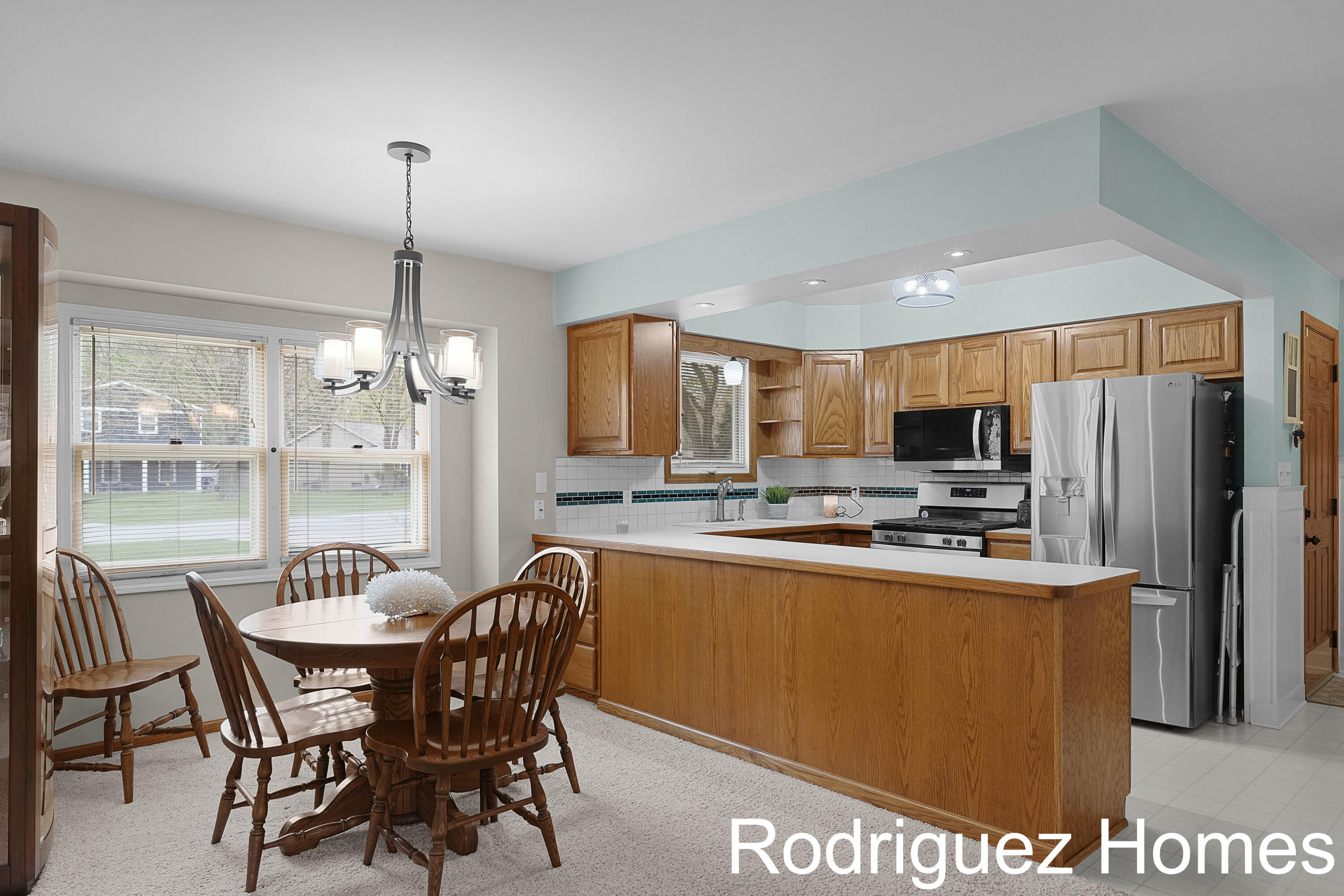 6895 Pinebrook Drive