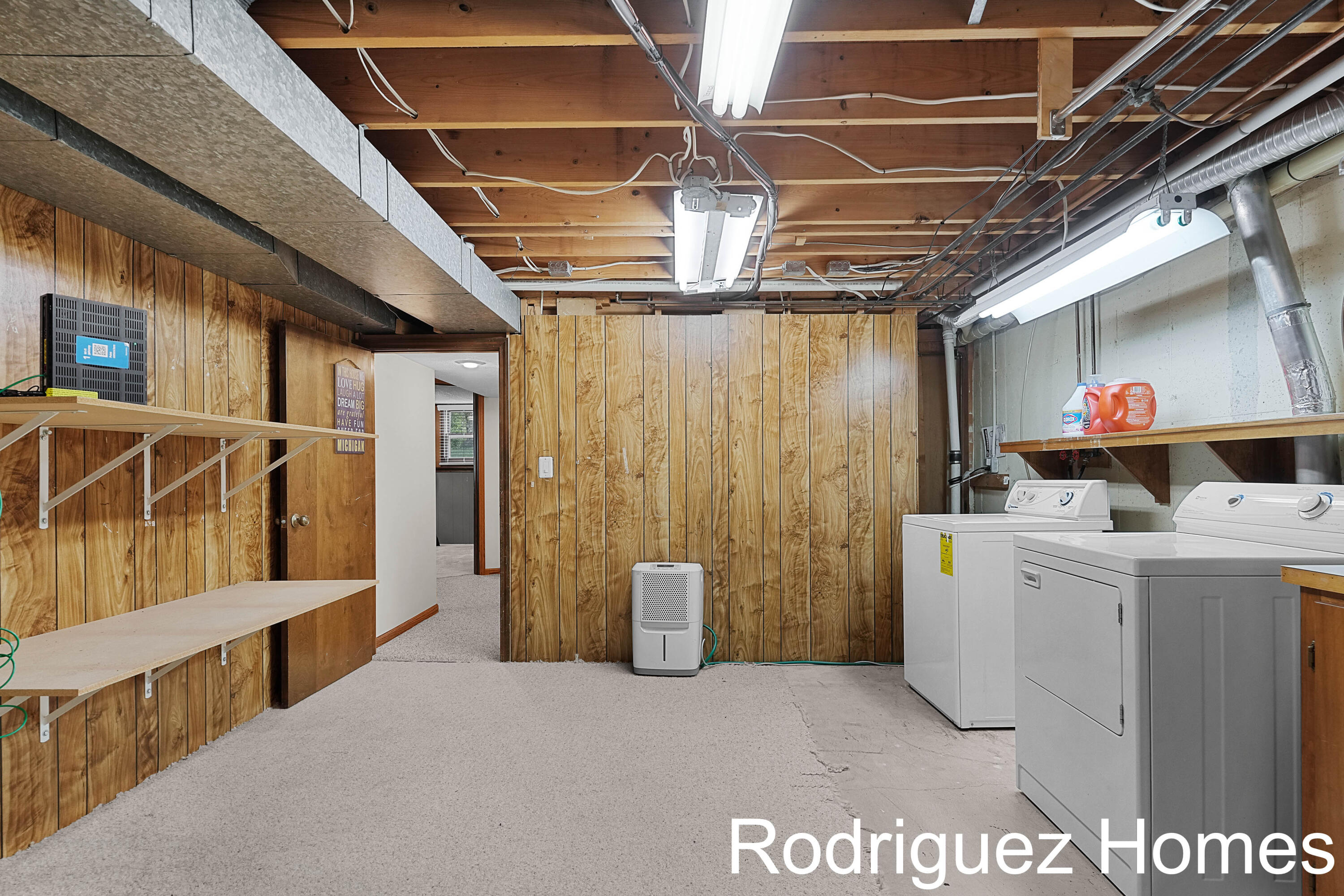 6895 Pinebrook Drive