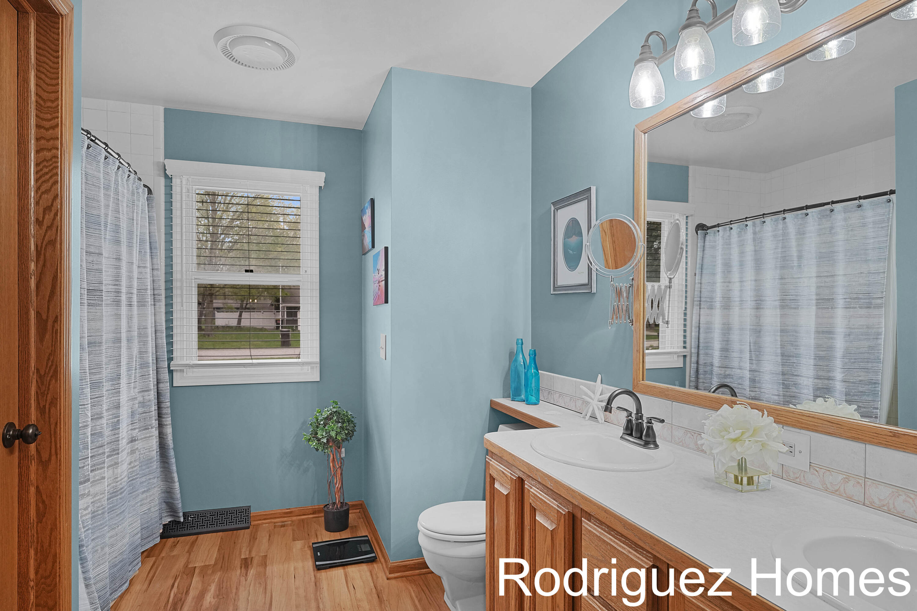 6895 Pinebrook Drive