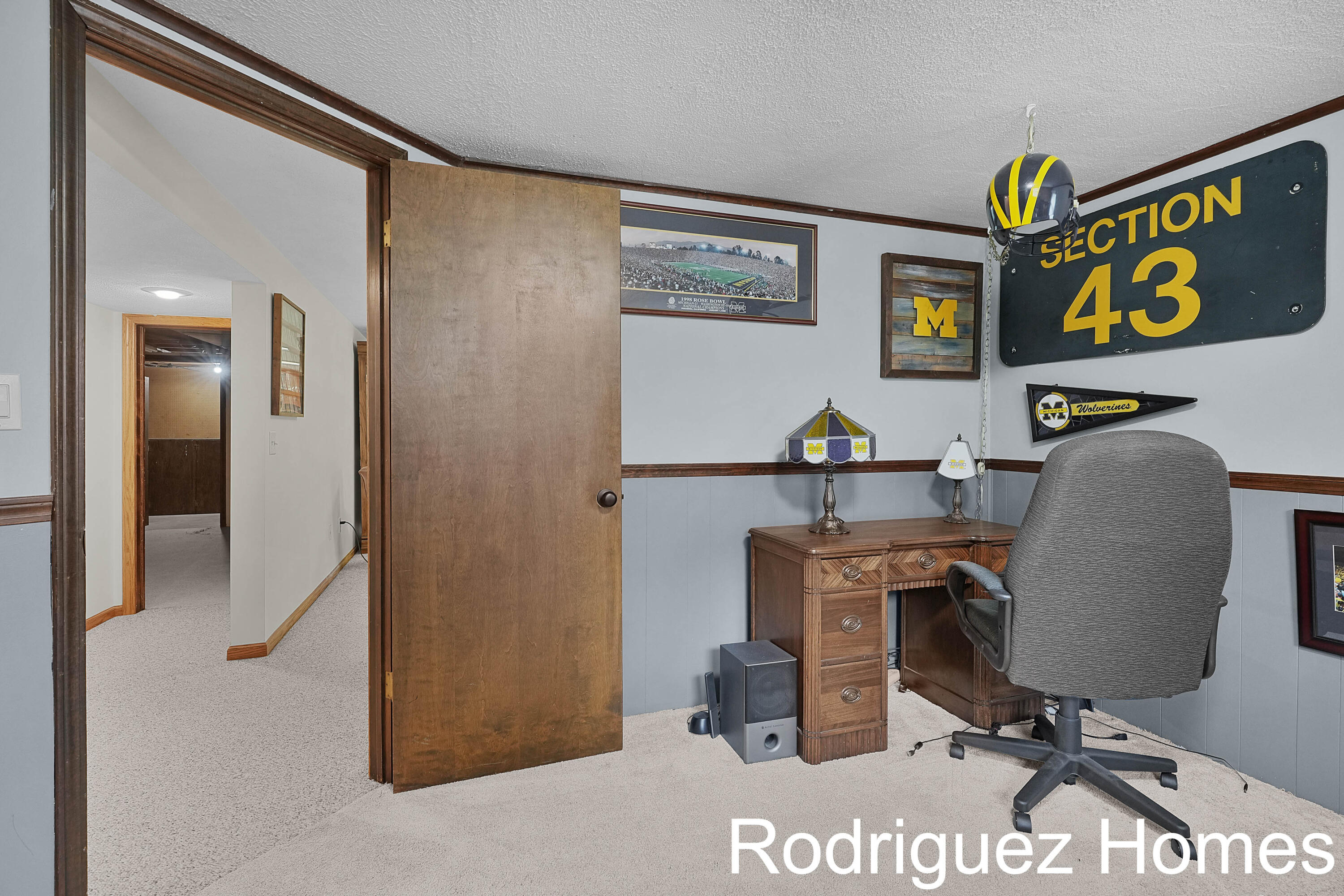 6895 Pinebrook Drive