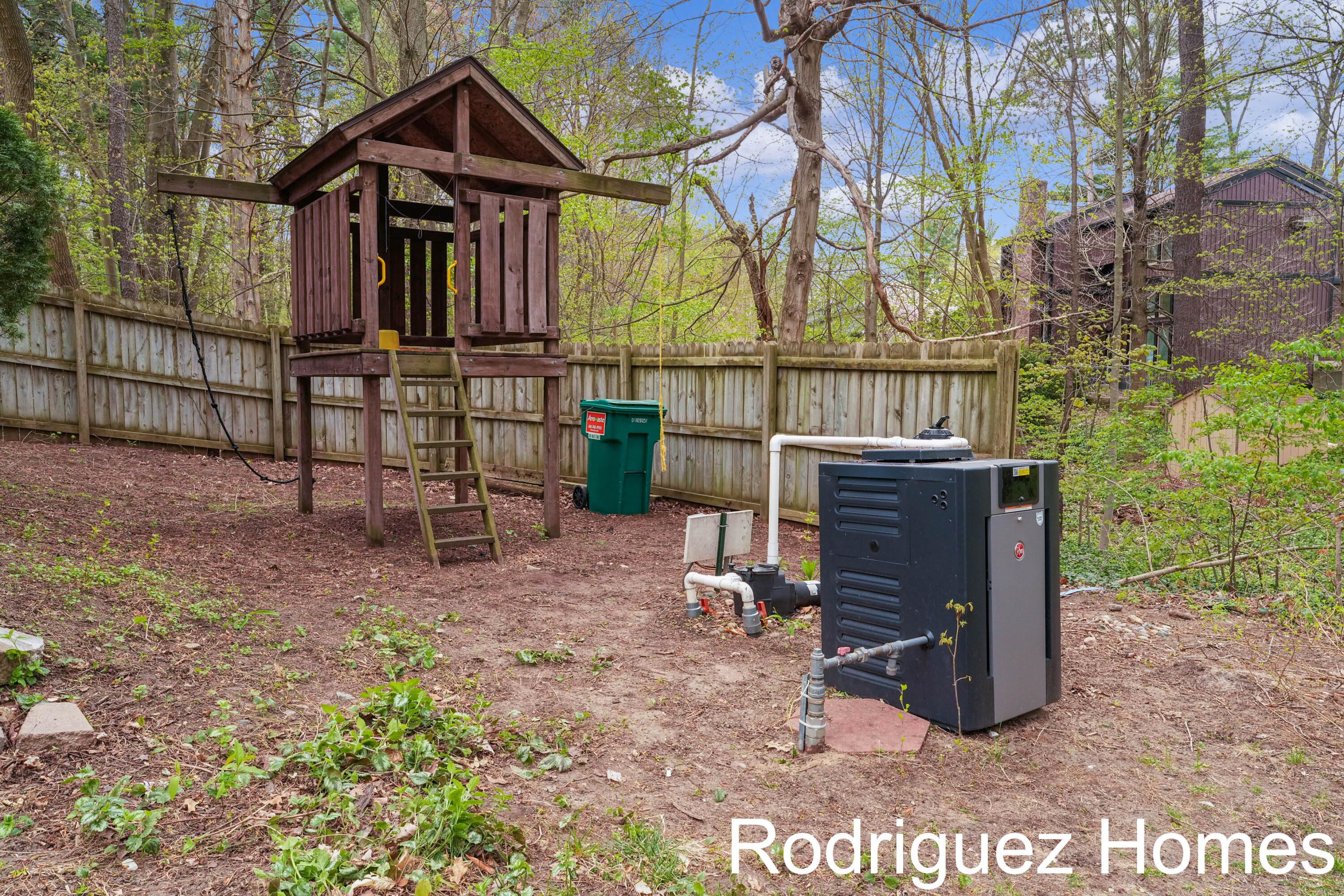 6895 Pinebrook Drive