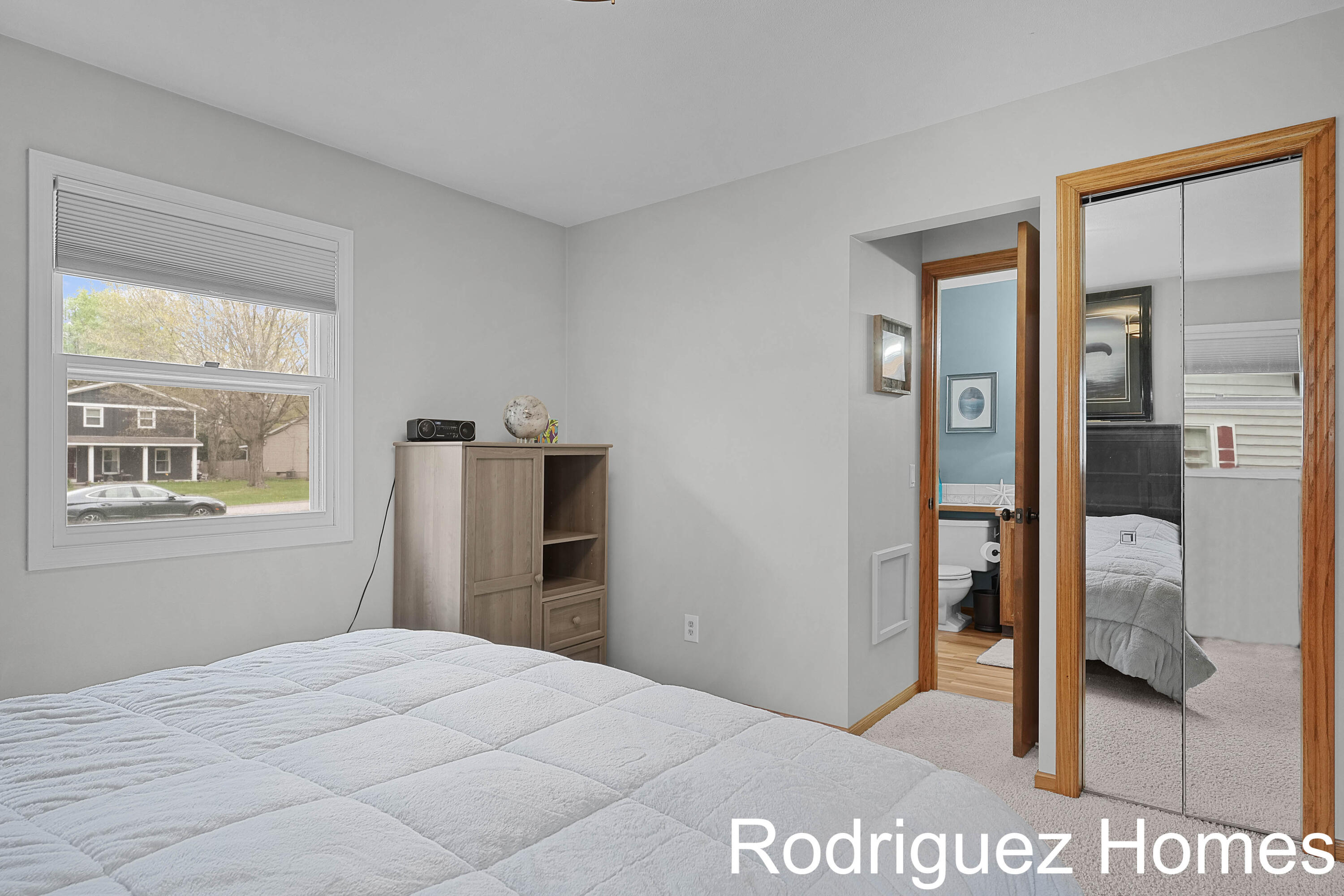 6895 Pinebrook Drive