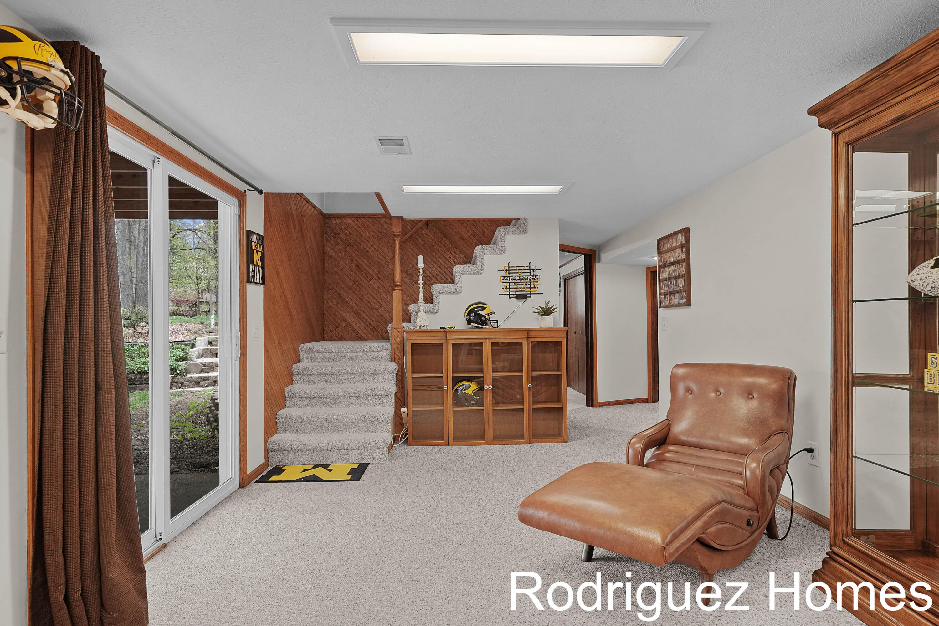 6895 Pinebrook Drive