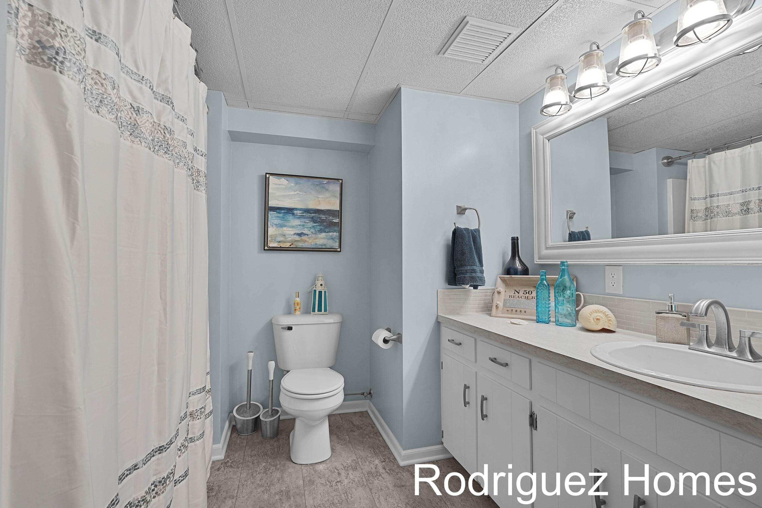 6895 Pinebrook Drive