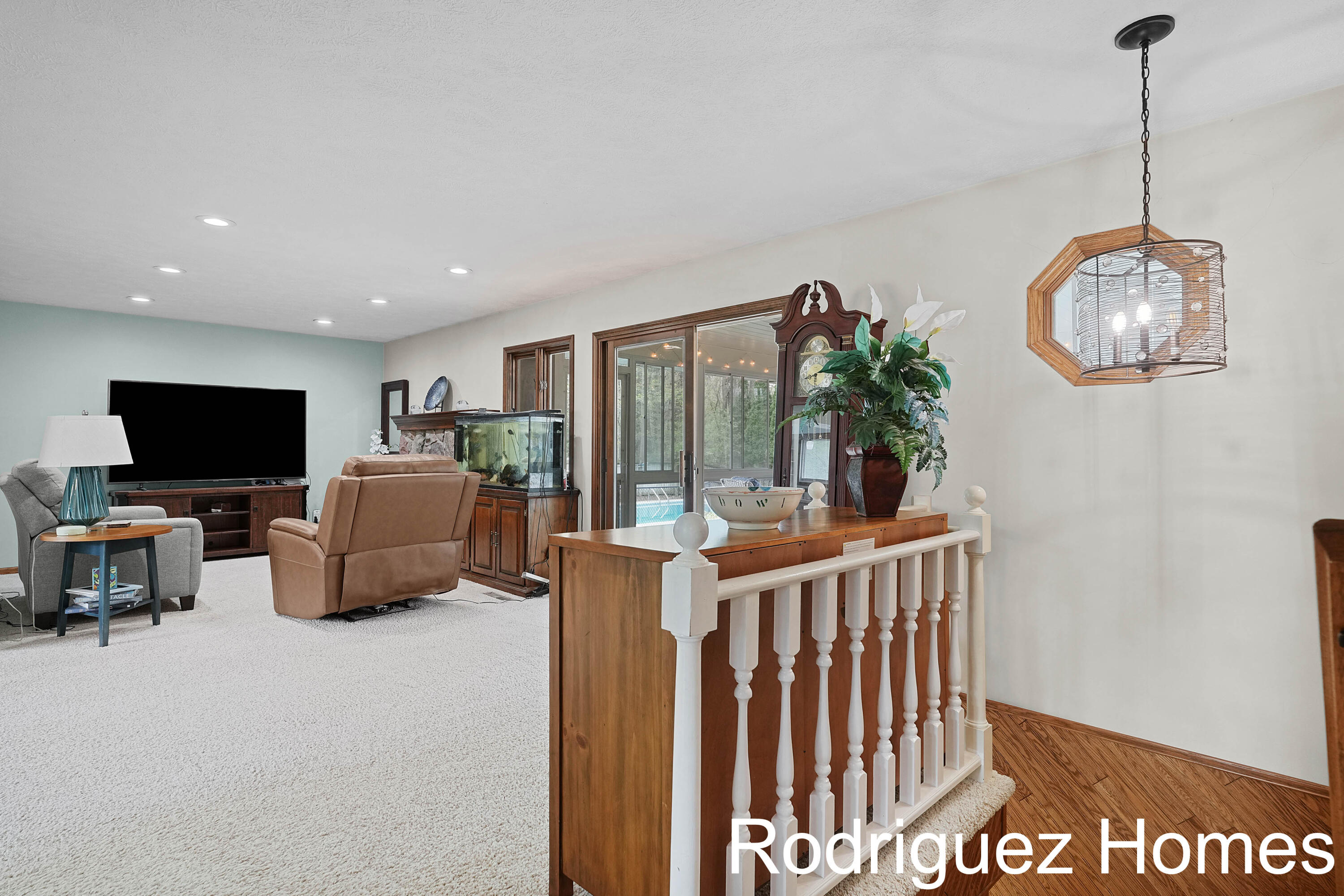 6895 Pinebrook Drive