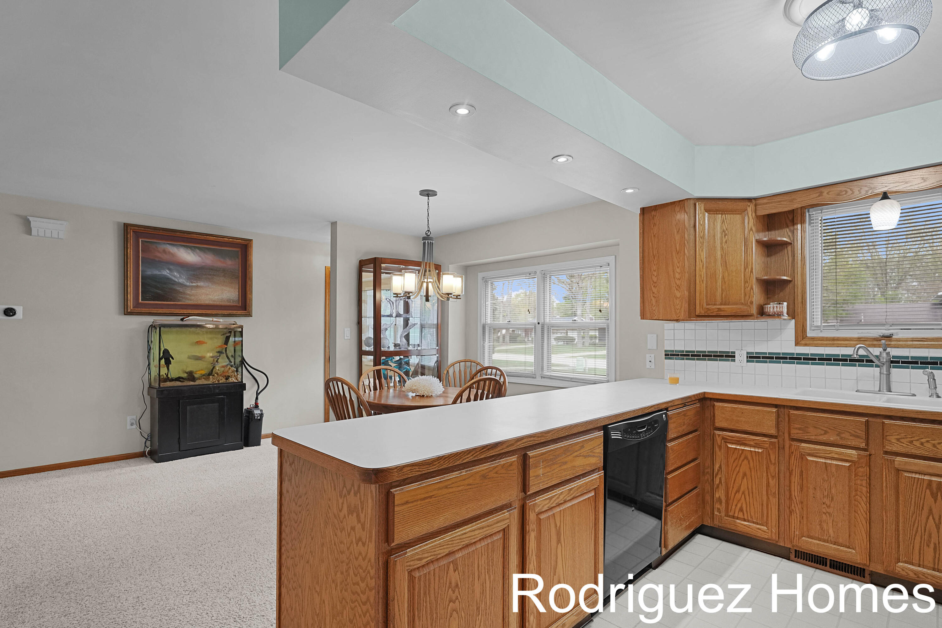 6895 Pinebrook Drive