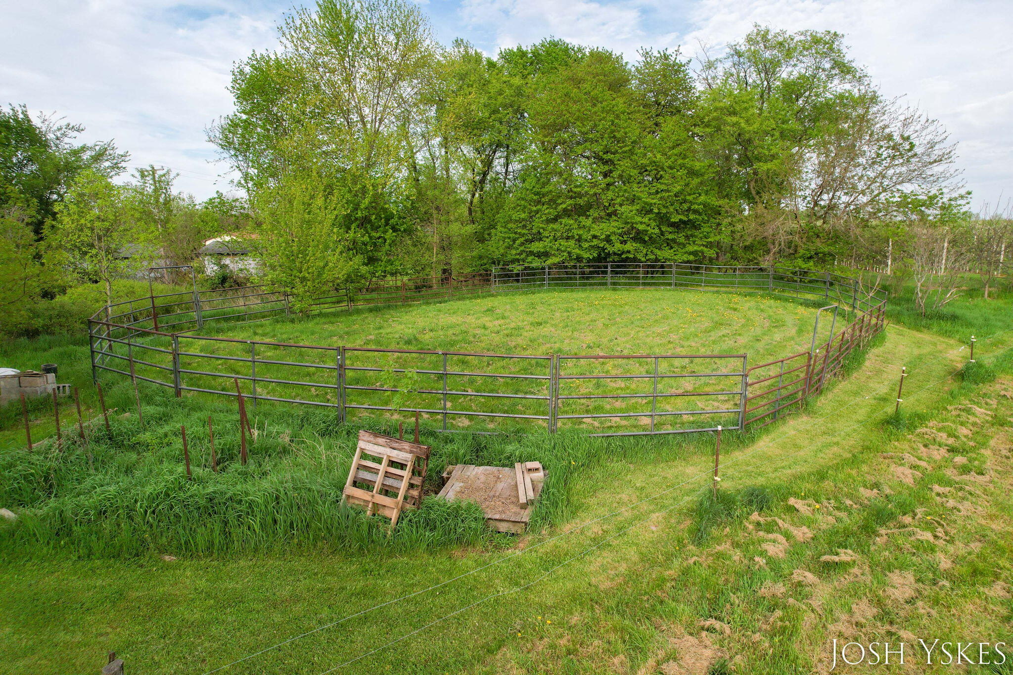 160 Broman Street NE