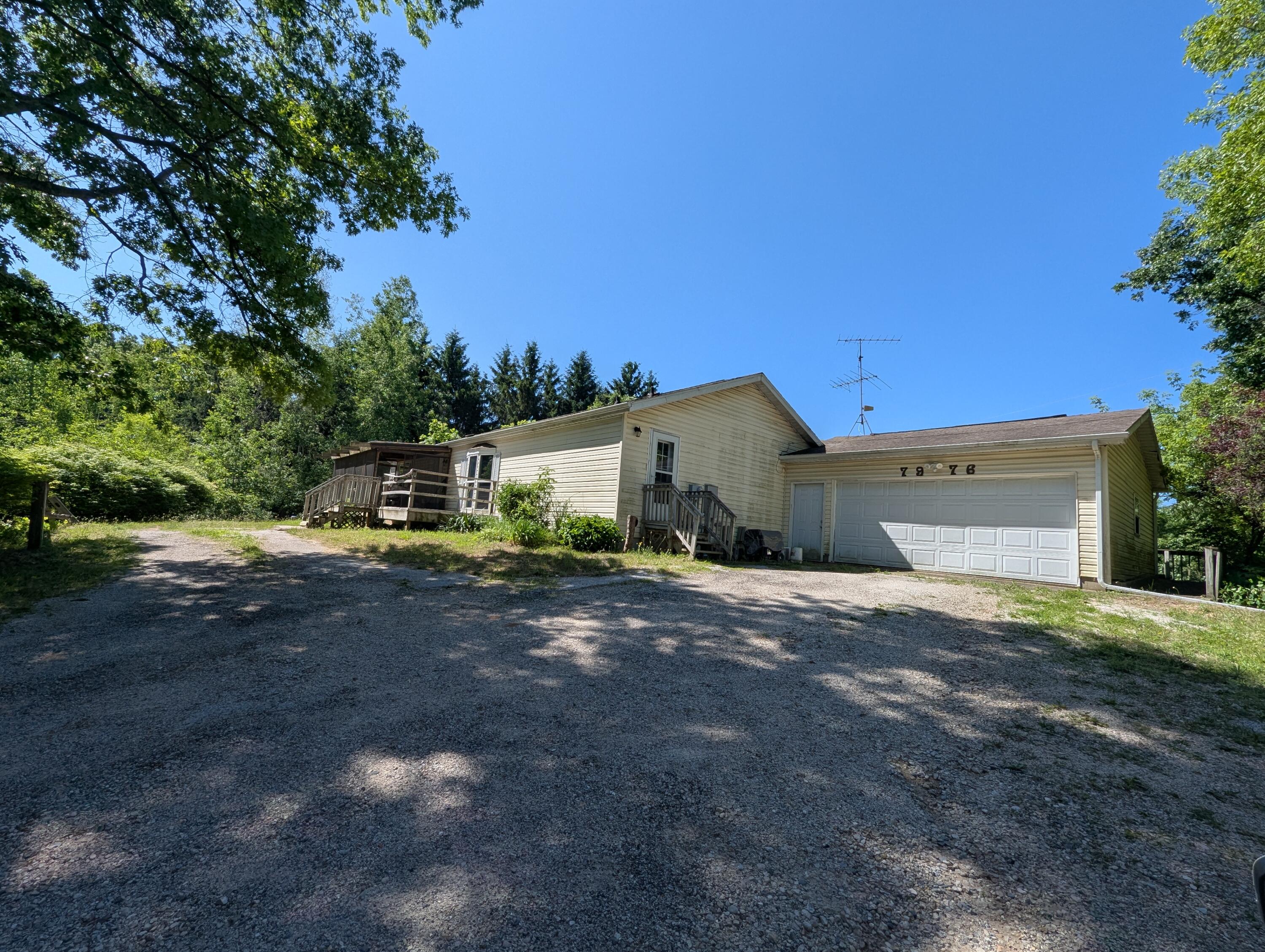 7976 10 Mile Road NE