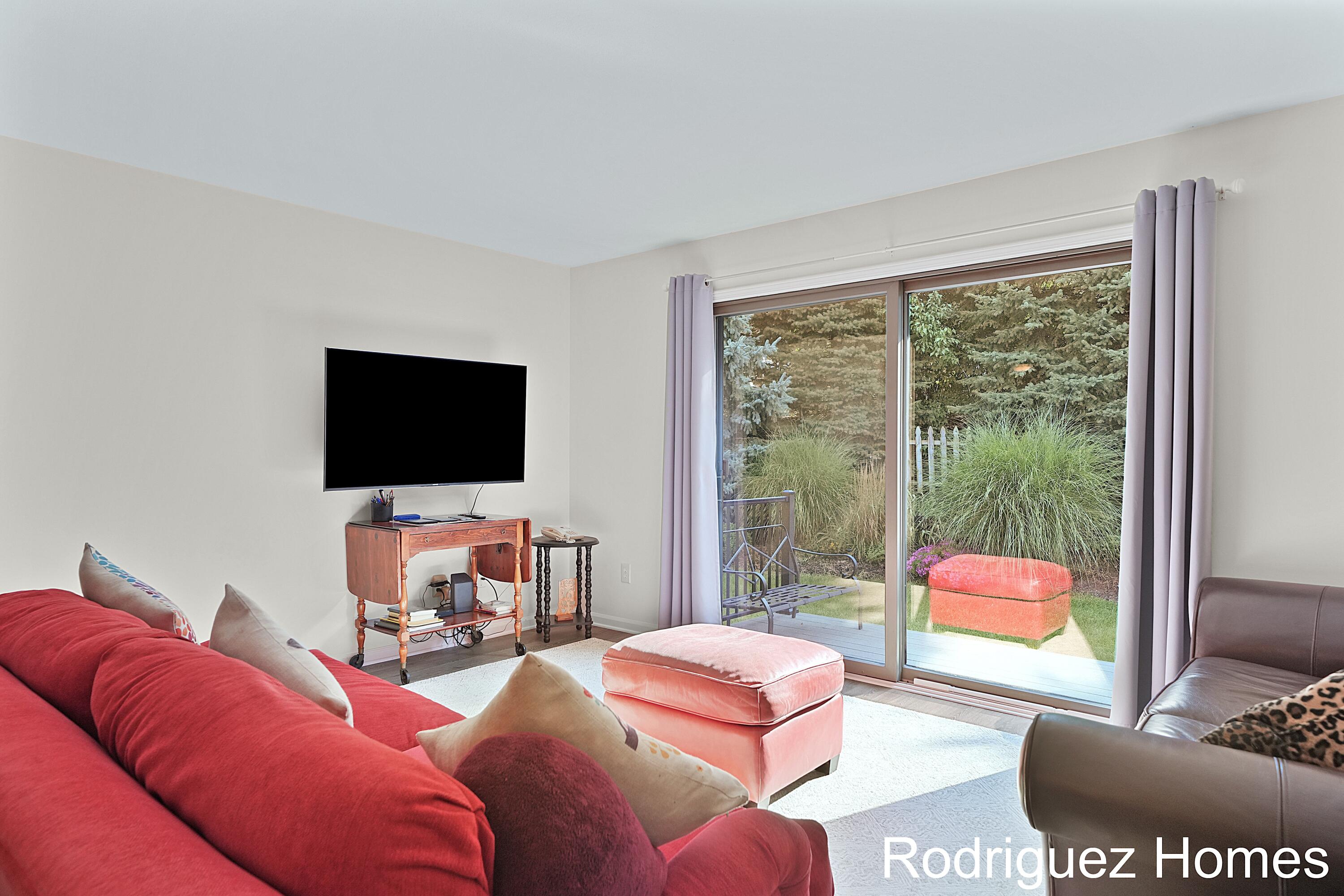 2106 Cranbrook Drive NE