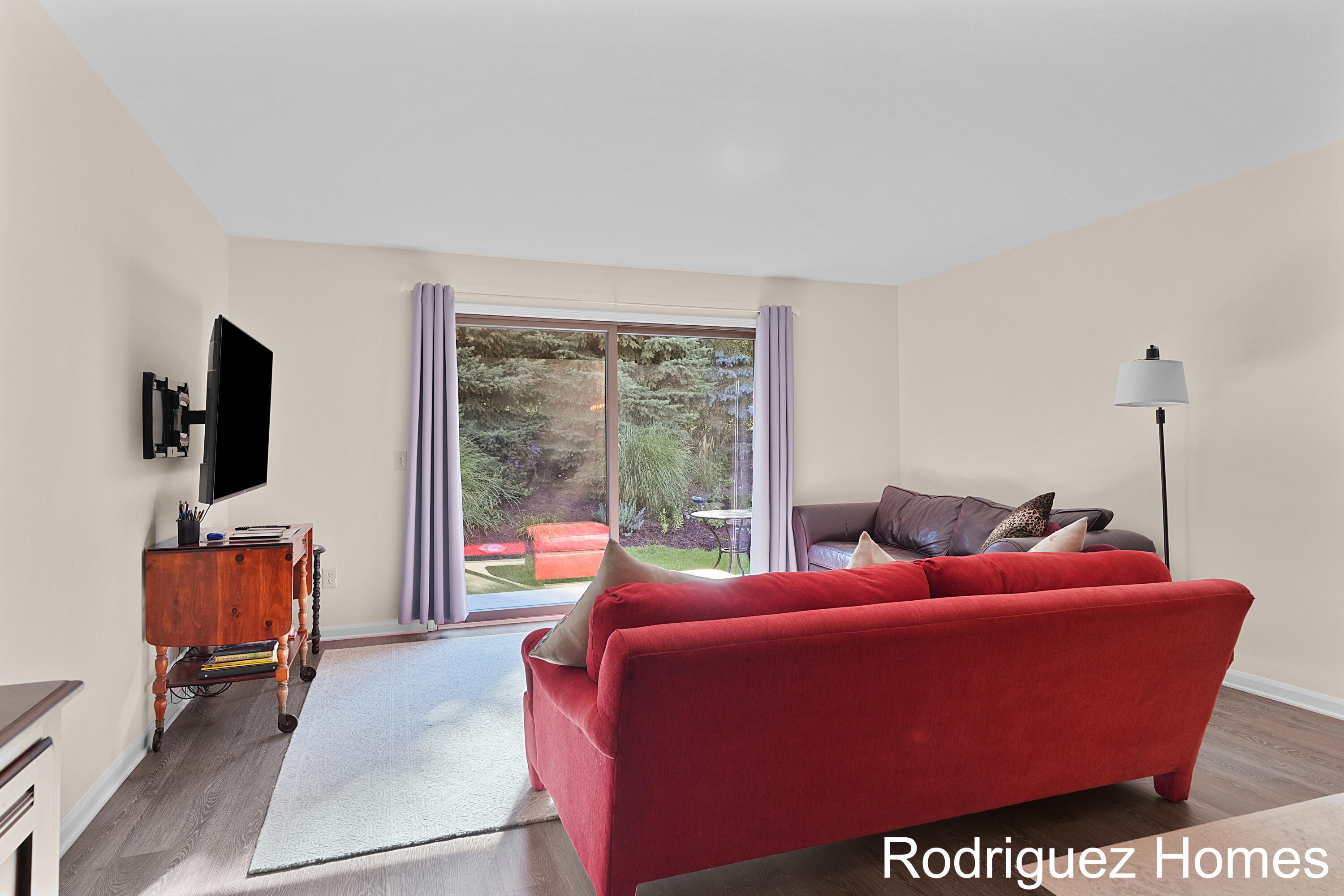 2106 Cranbrook Drive NE