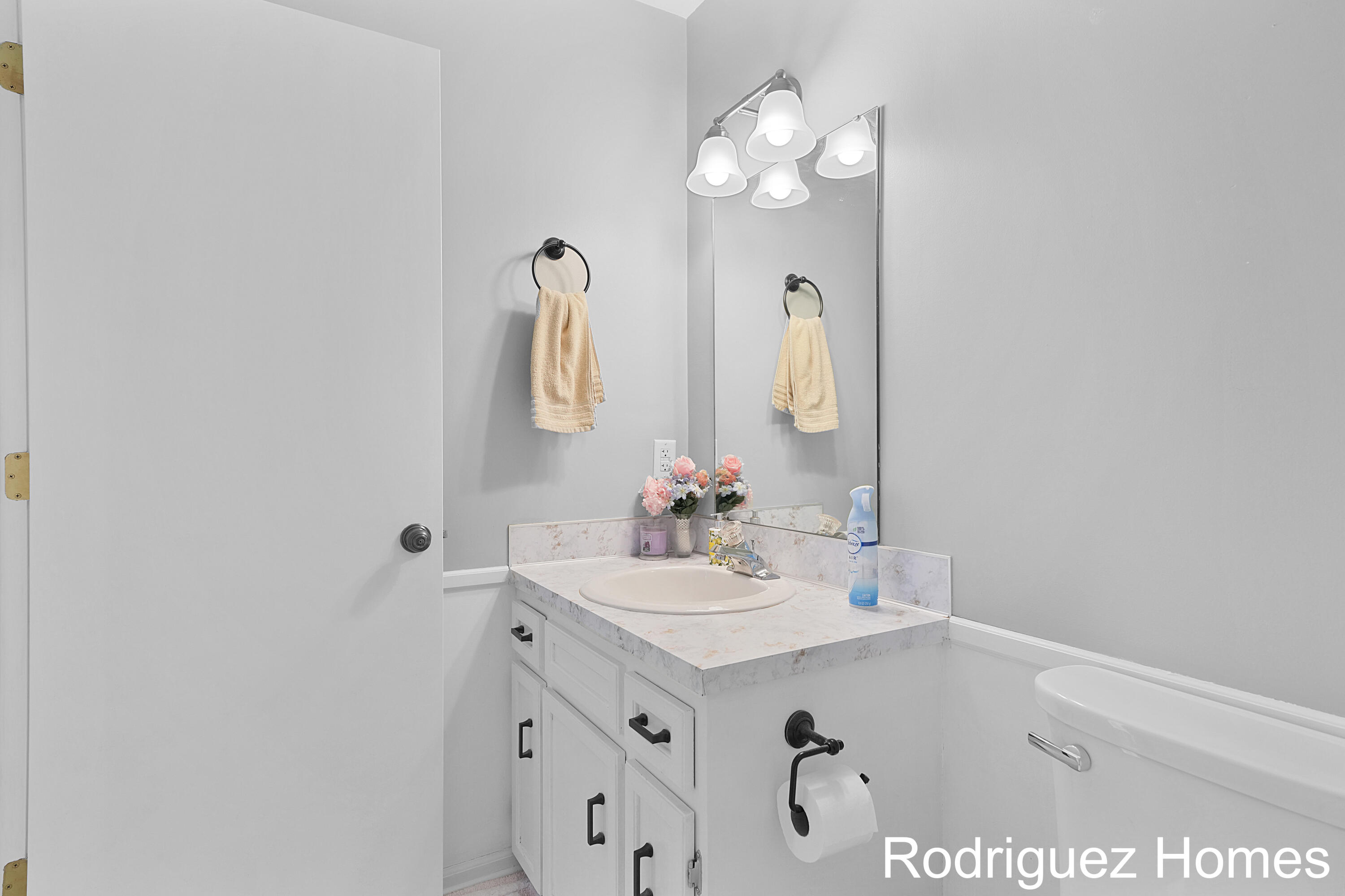 2106 Cranbrook Drive NE