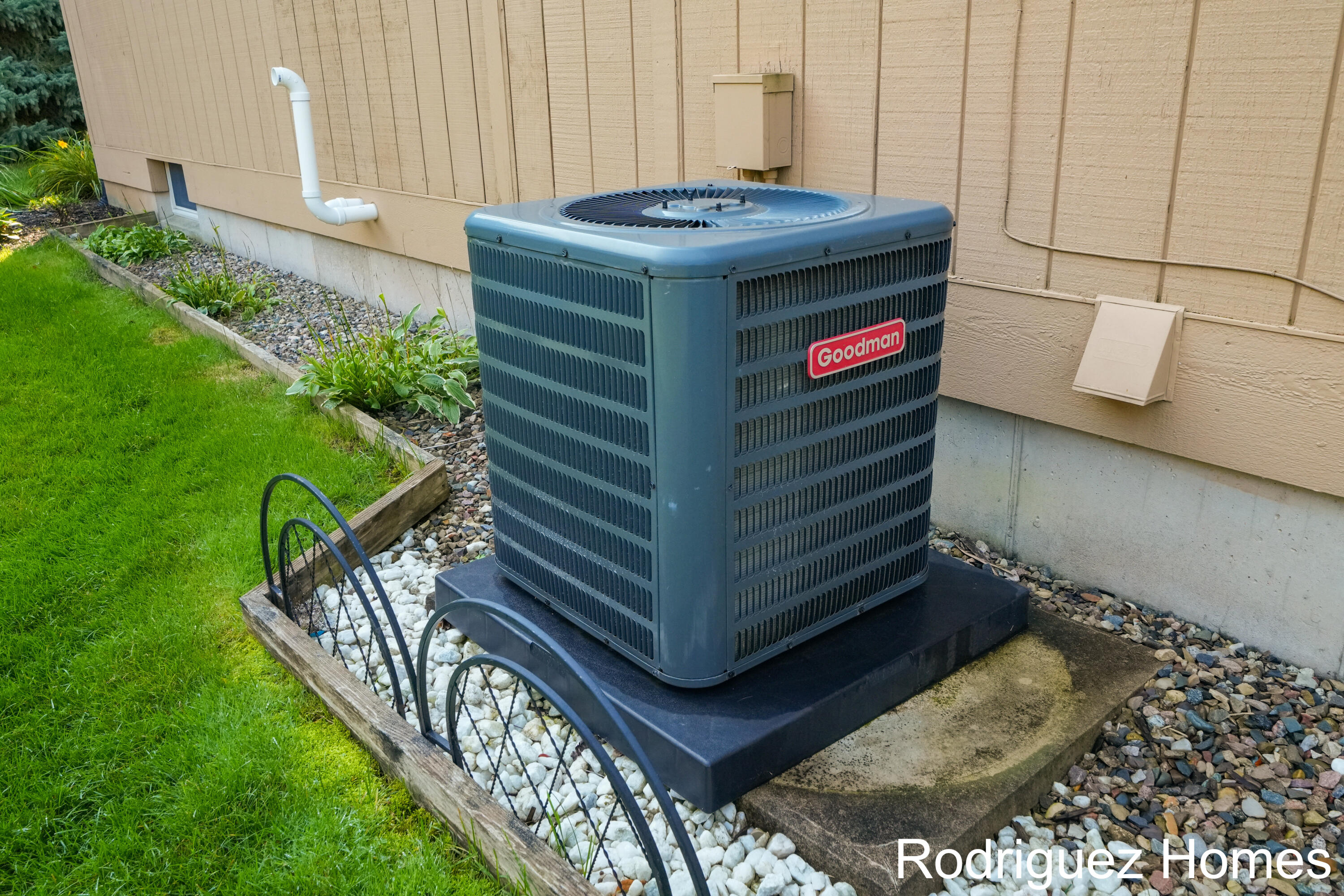 2106 Cranbrook Drive NE