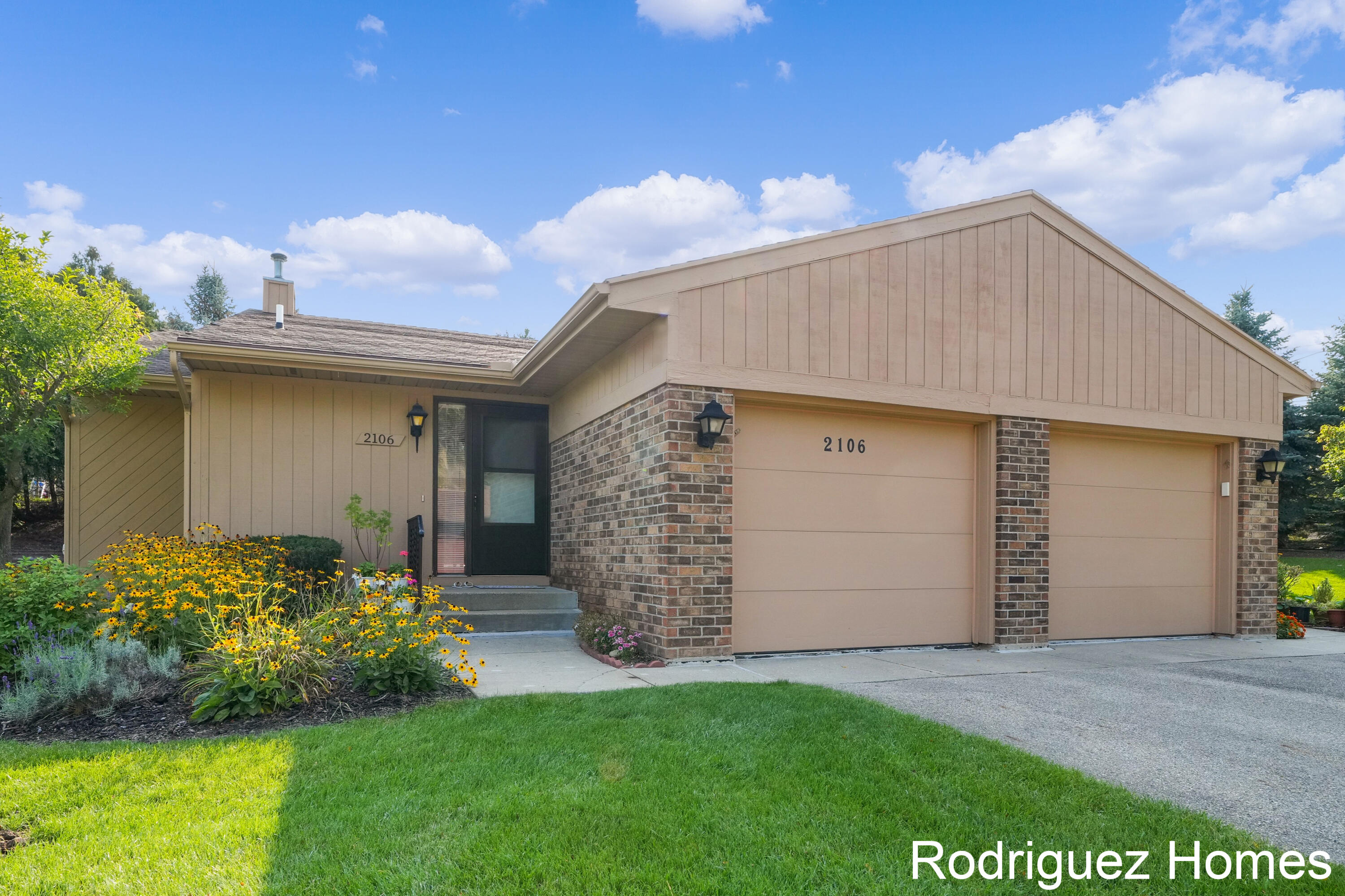 2106 Cranbrook Drive NE