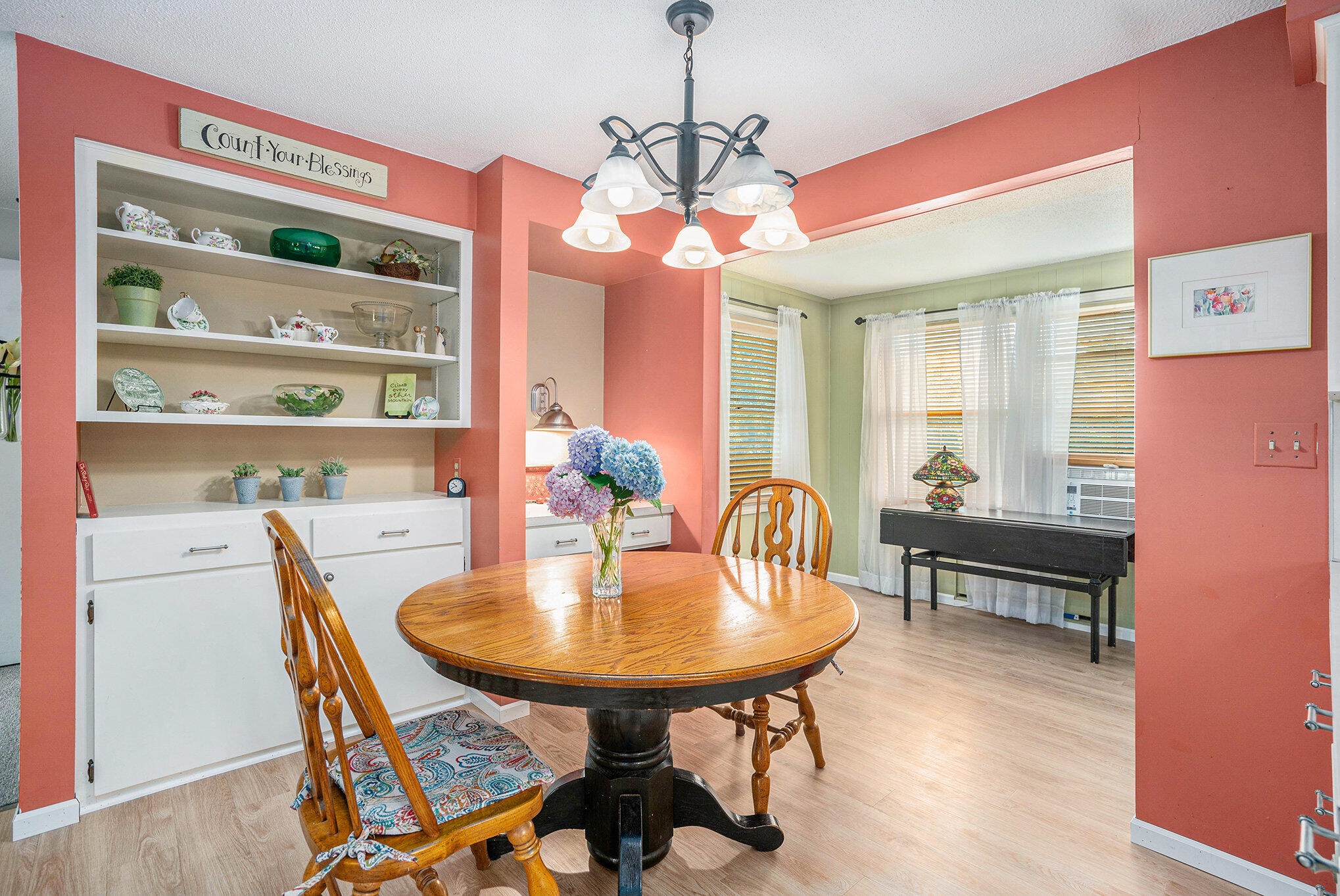 548 Parkside Avenue NW