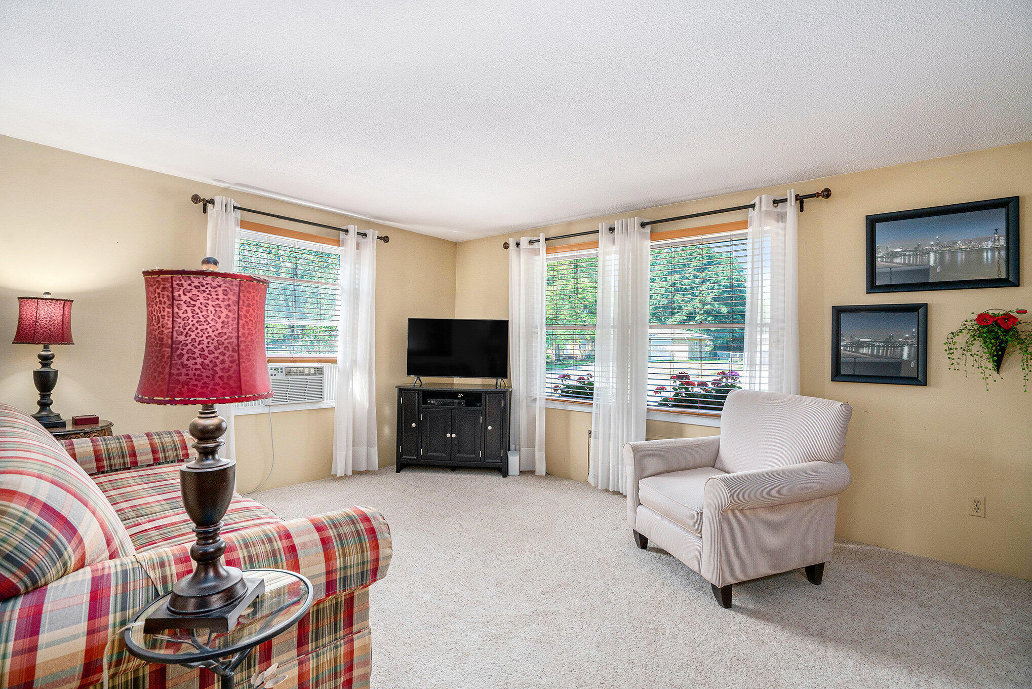 548 Parkside Avenue NW