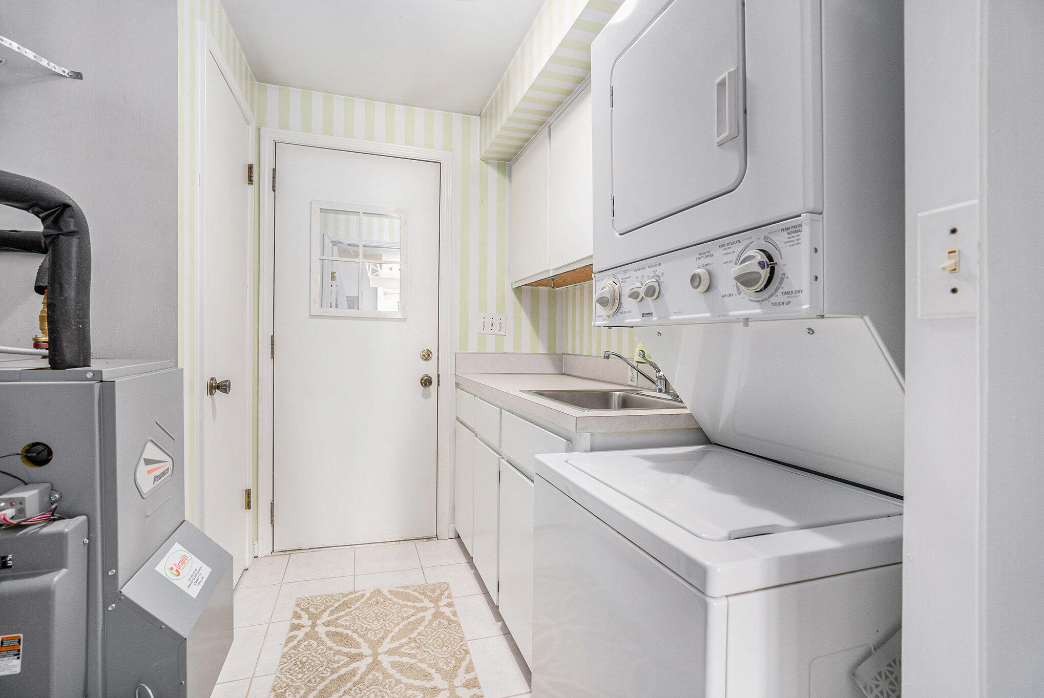 548 Parkside Avenue NW