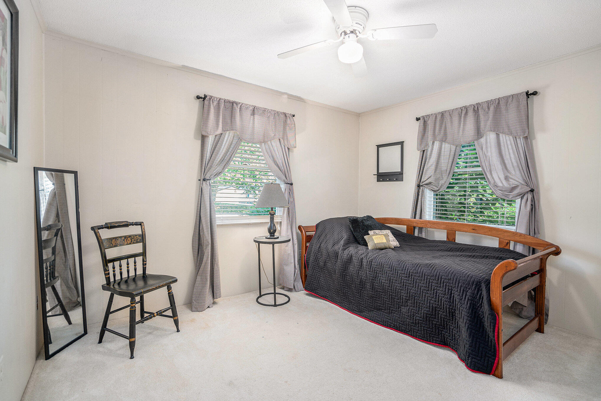 548 Parkside Avenue NW