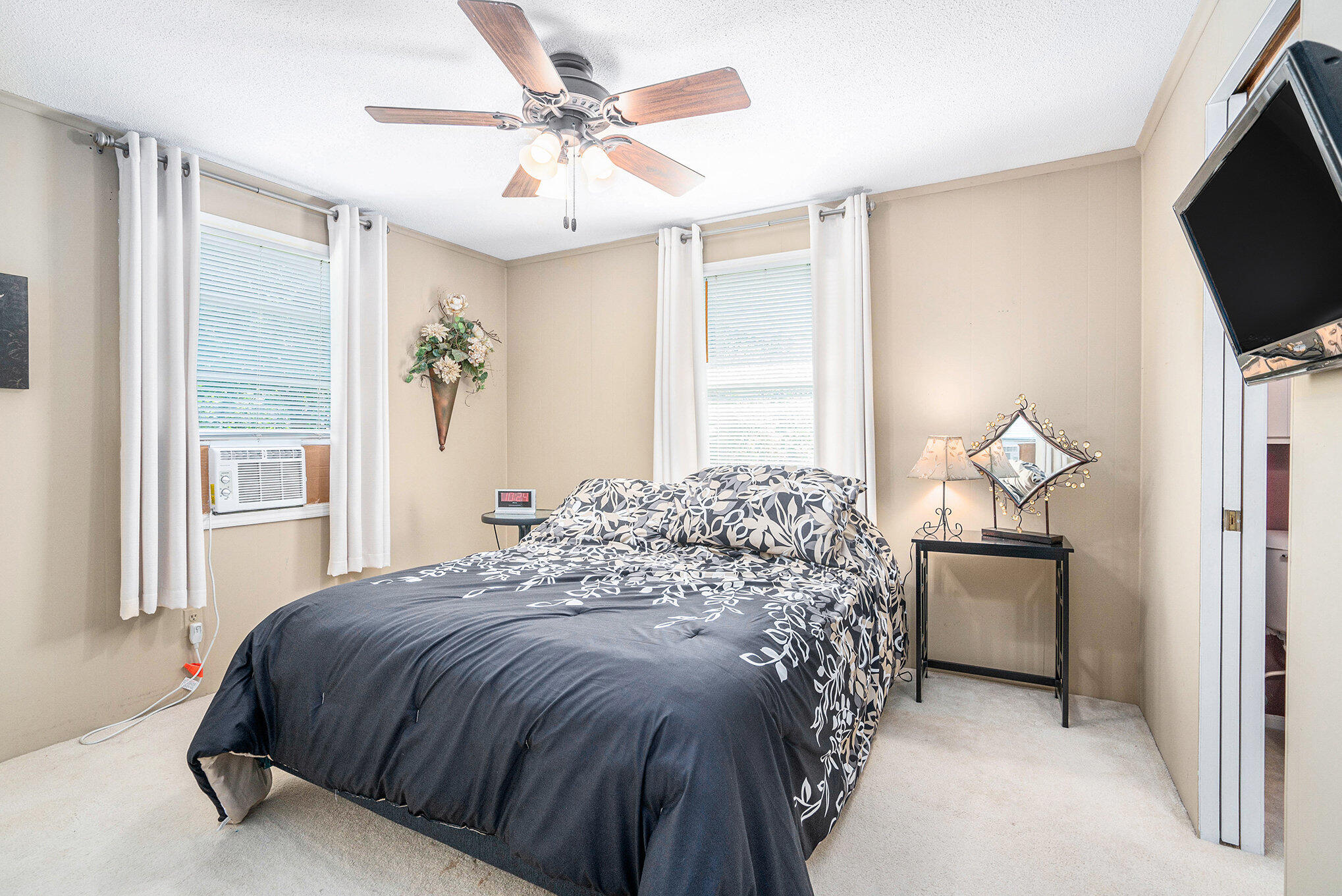 548 Parkside Avenue NW