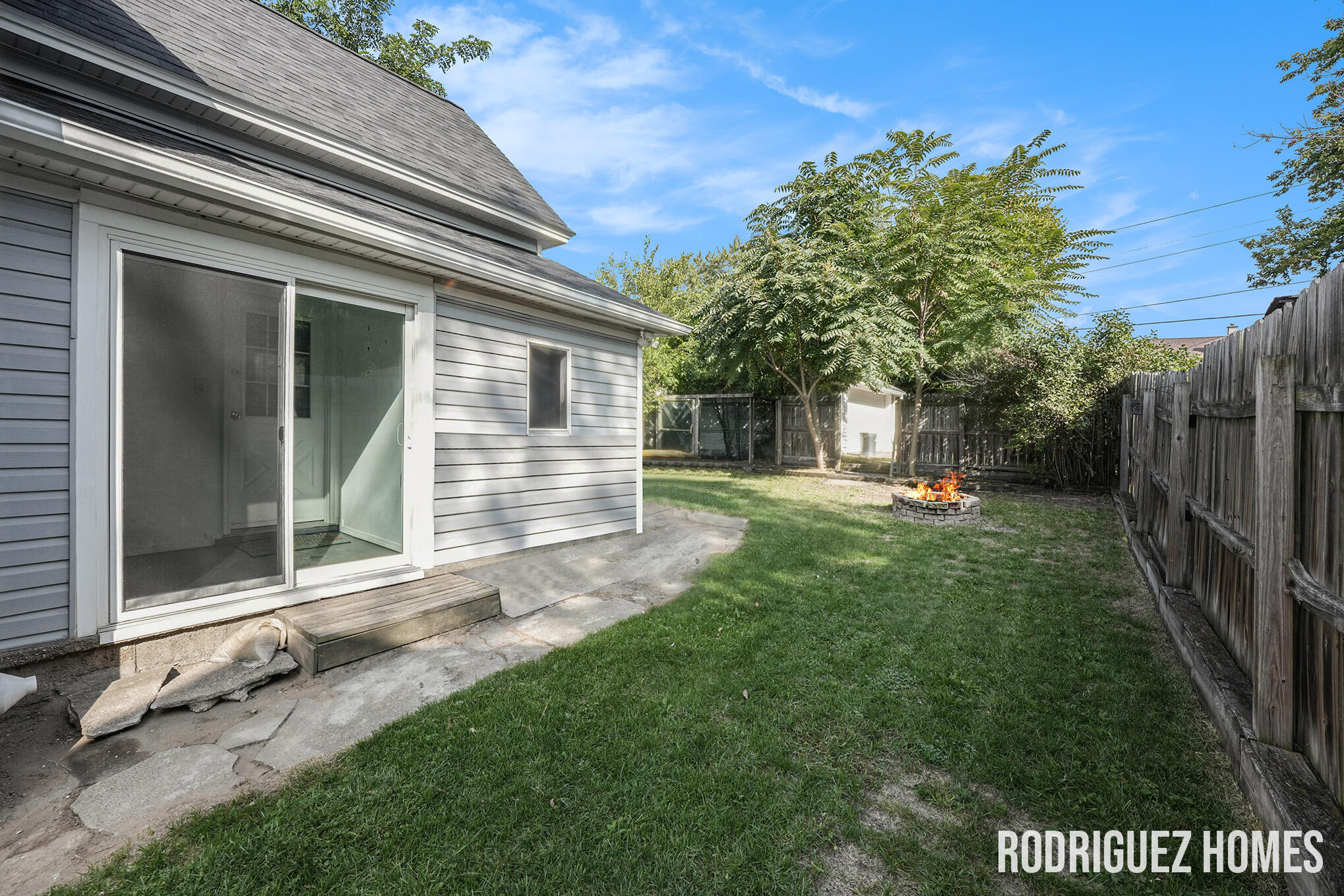 423 Shirley Street NE
