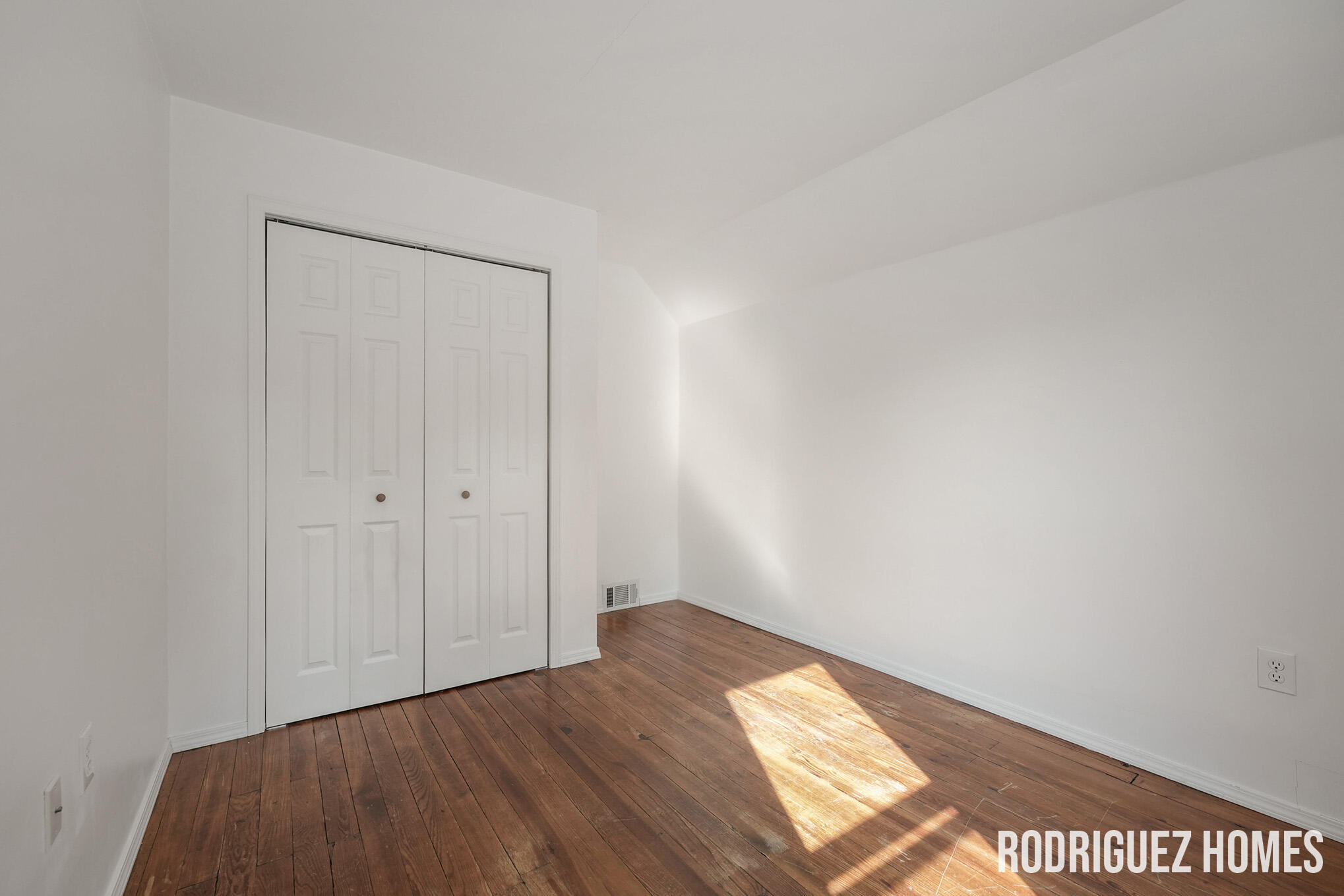 423 Shirley Street NE