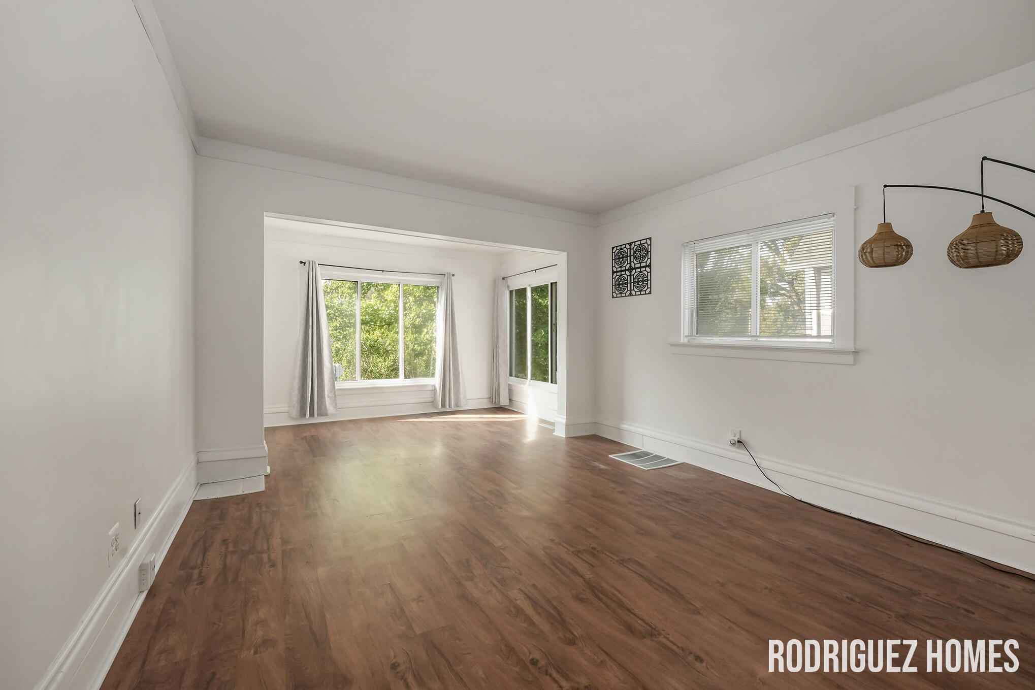 423 Shirley Street NE