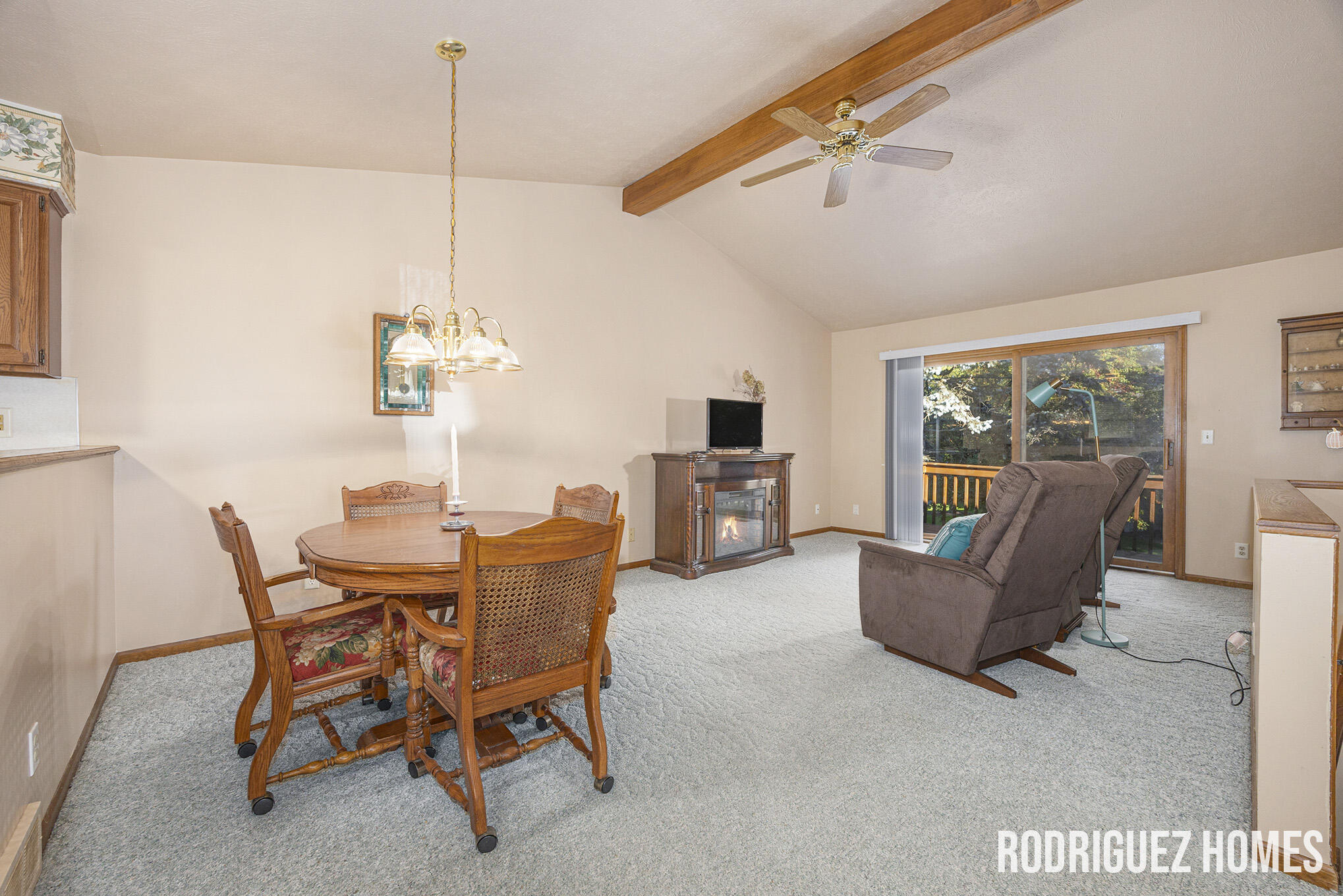 46 Skyline Circle Circle NW