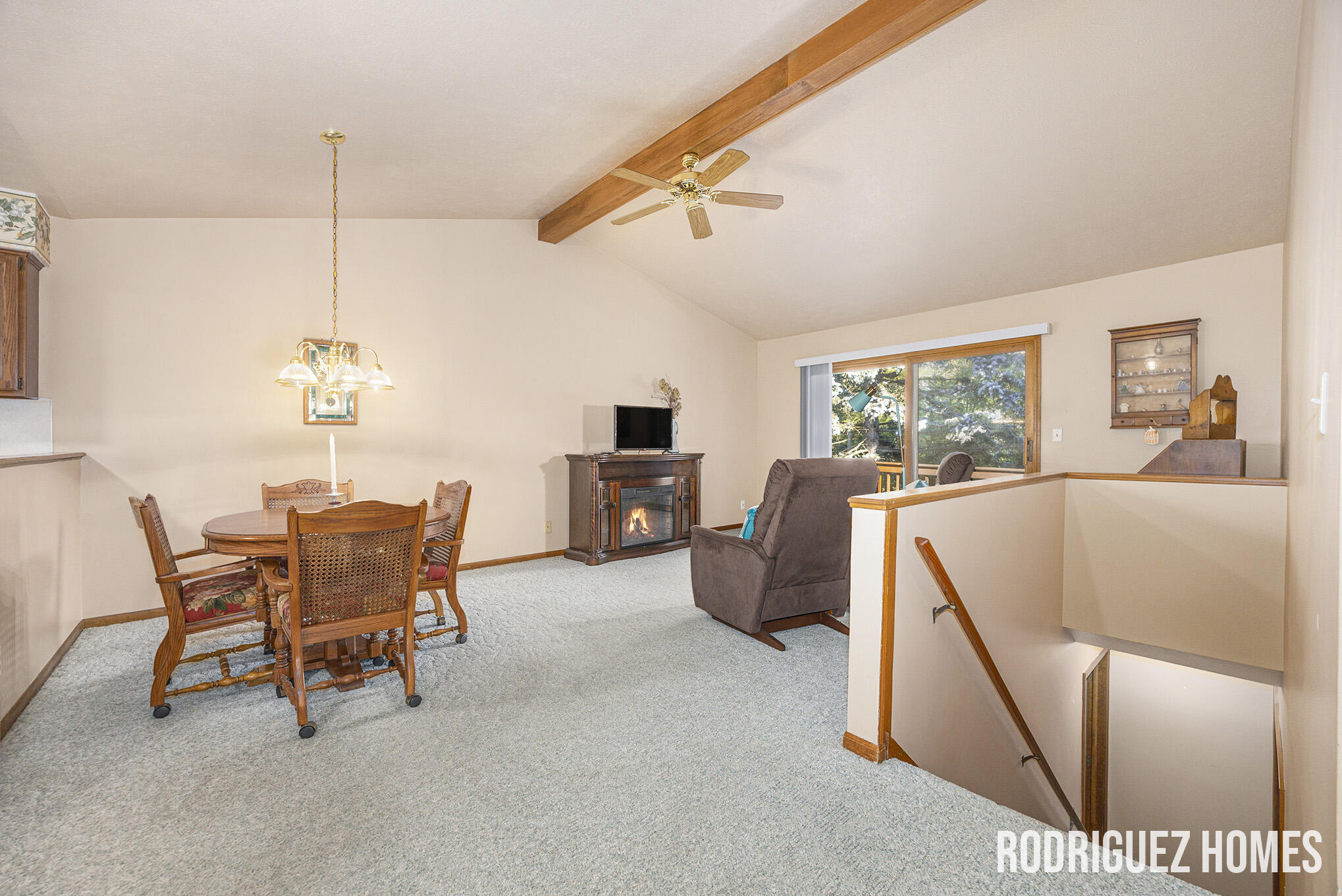46 Skyline Circle Circle NW