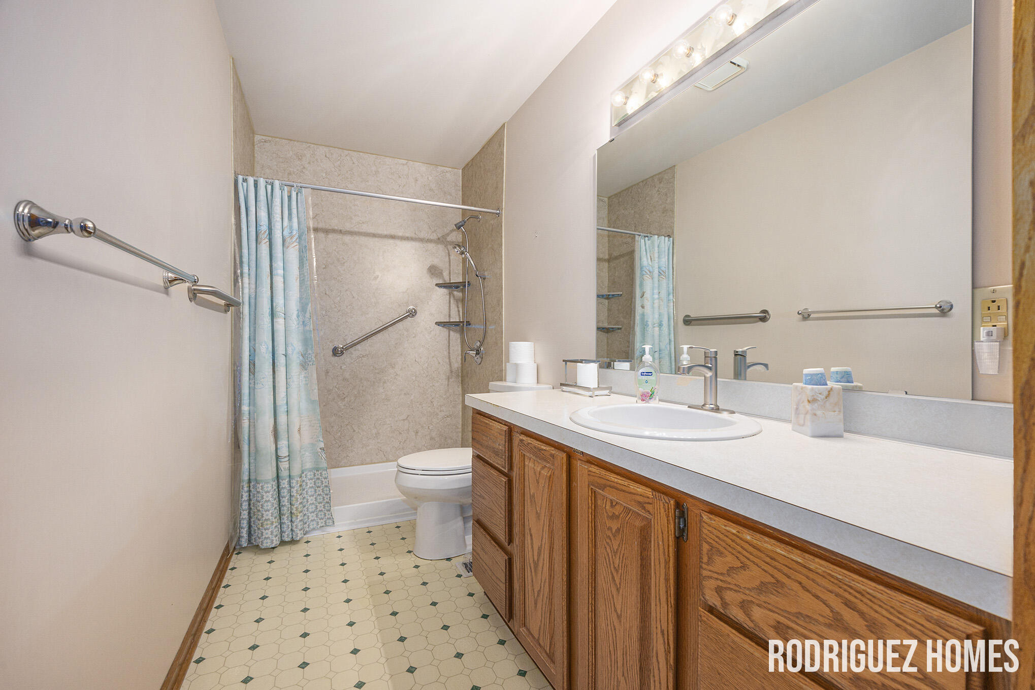 46 Skyline Circle Circle NW