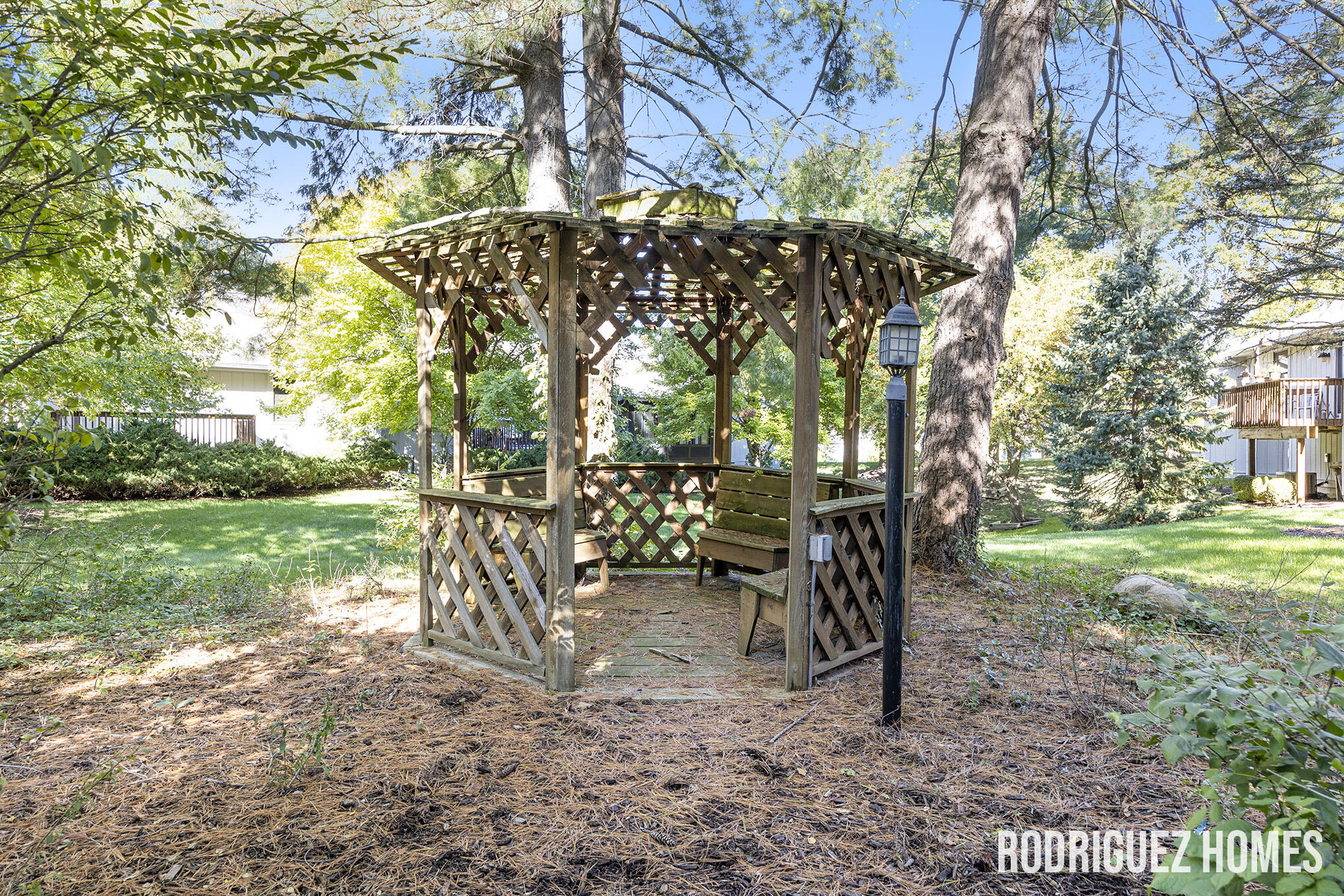 46 Skyline Circle Circle NW