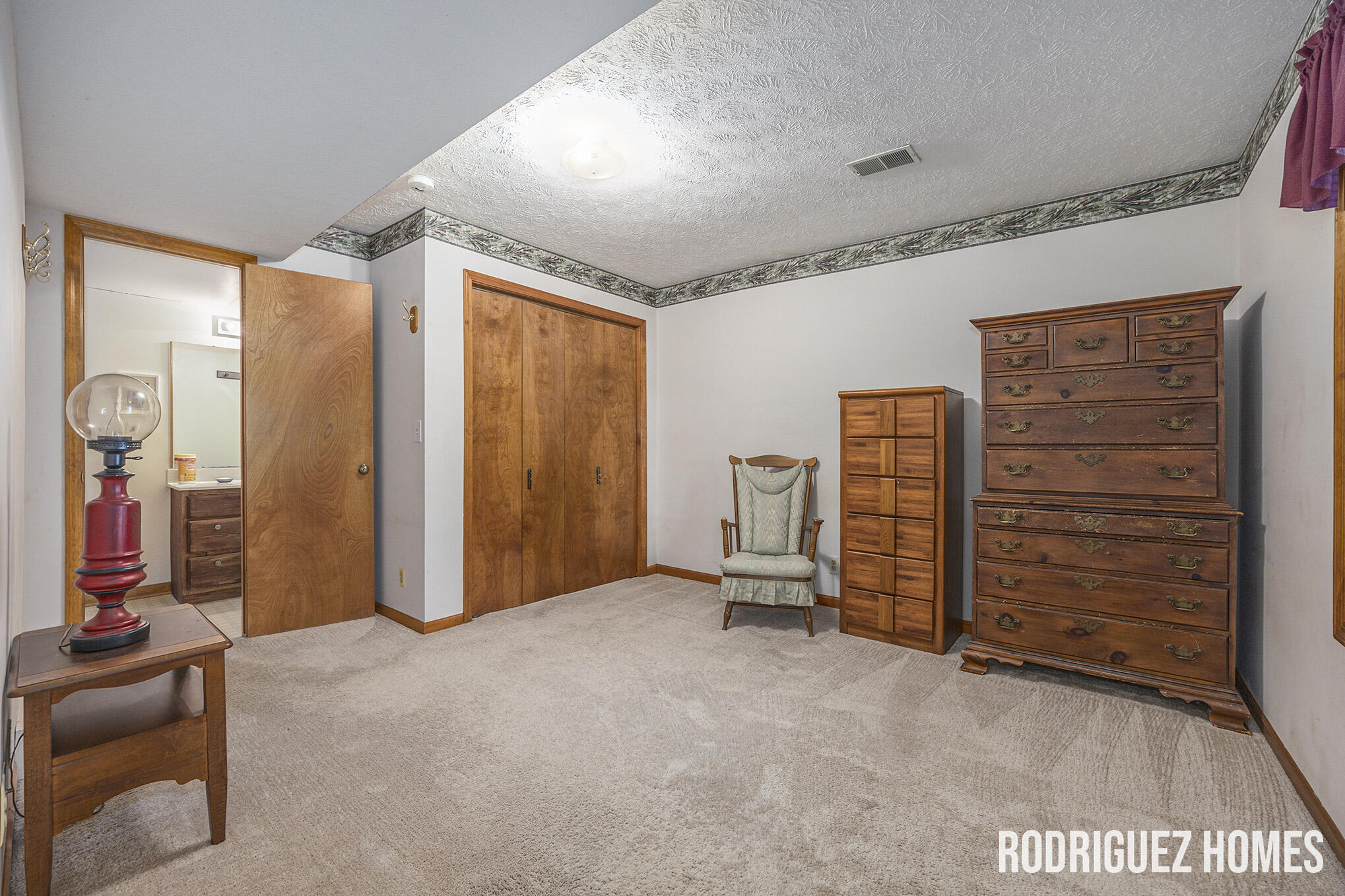 46 Skyline Circle Circle NW
