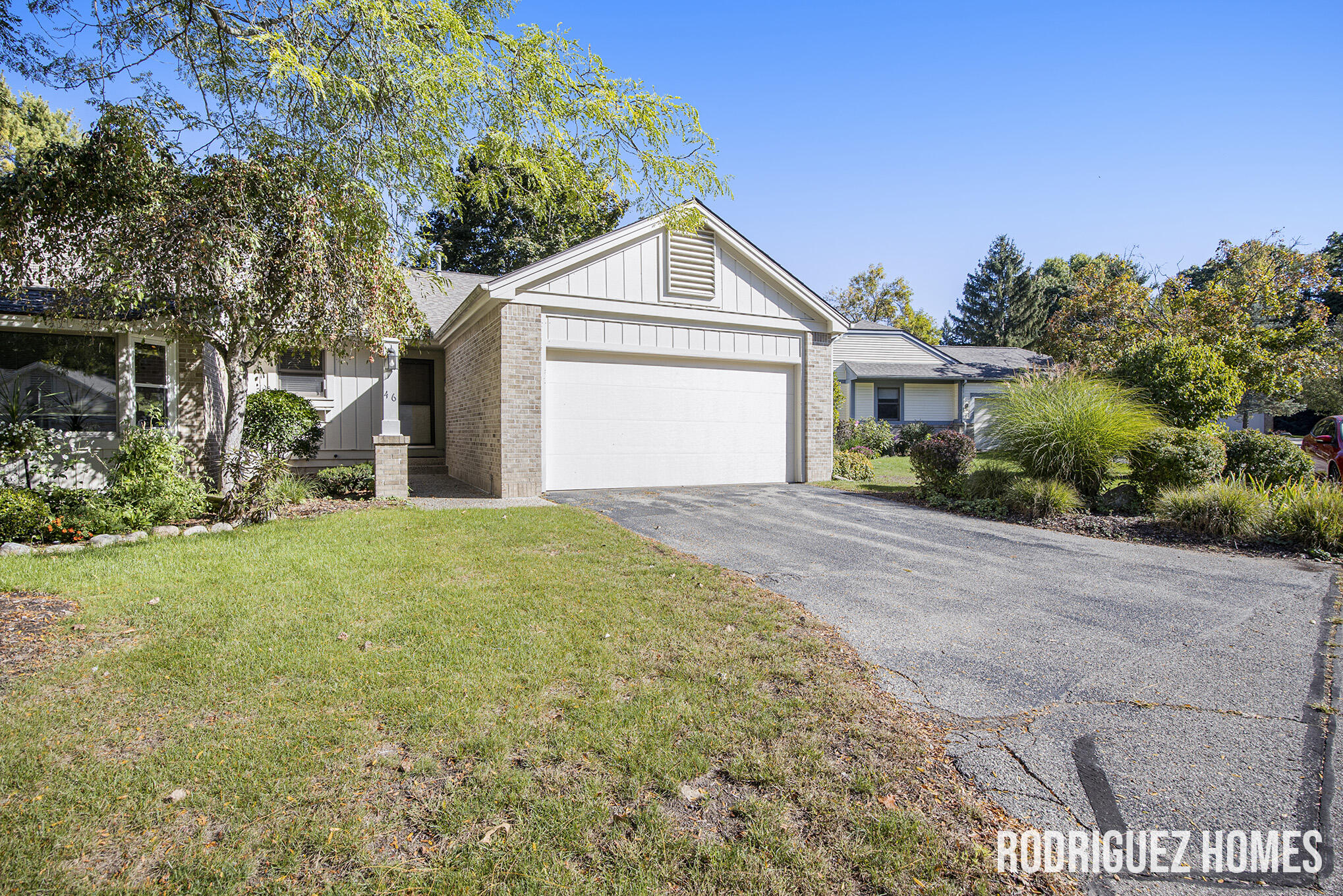 46 Skyline Circle Circle NW