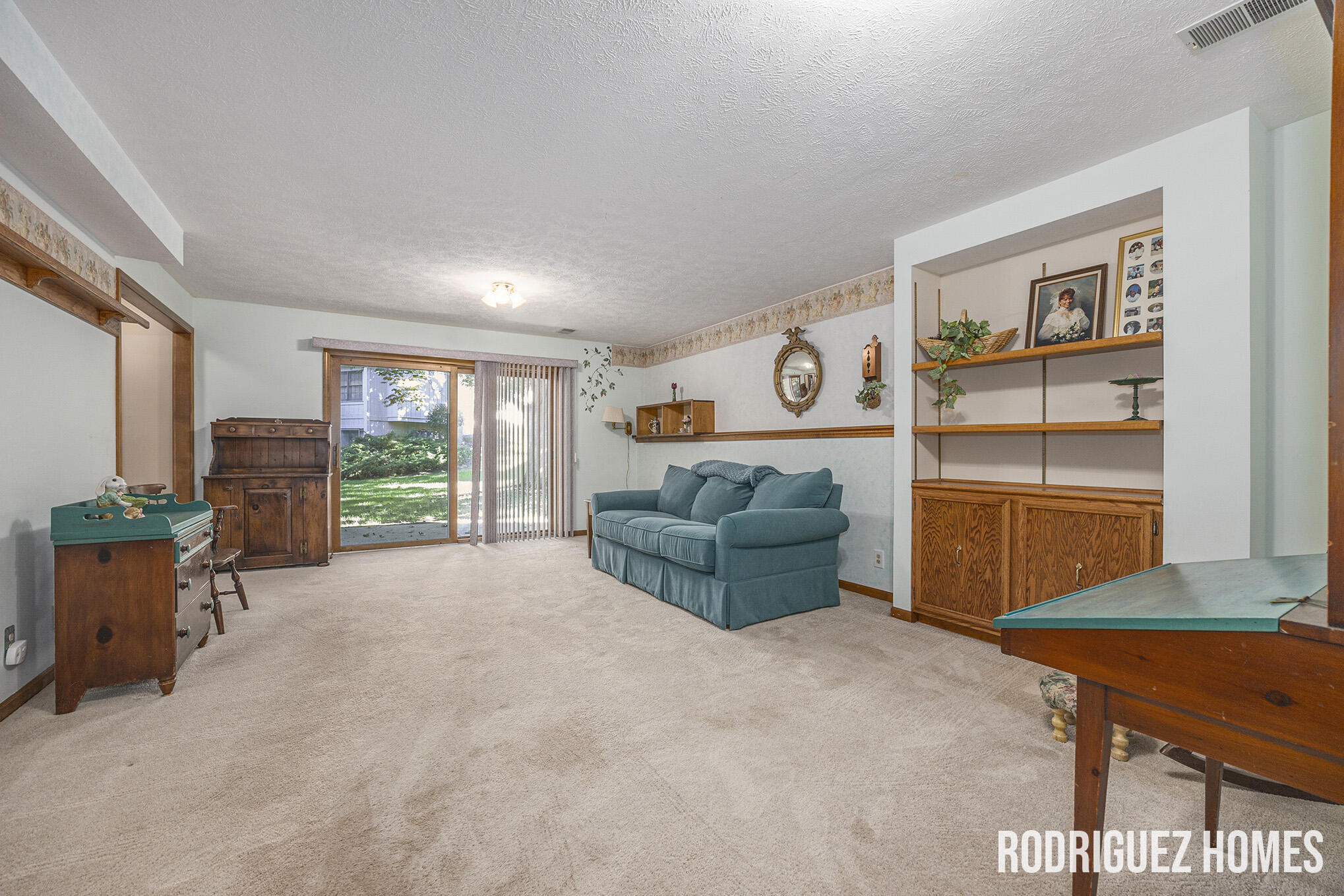 46 Skyline Circle Circle NW