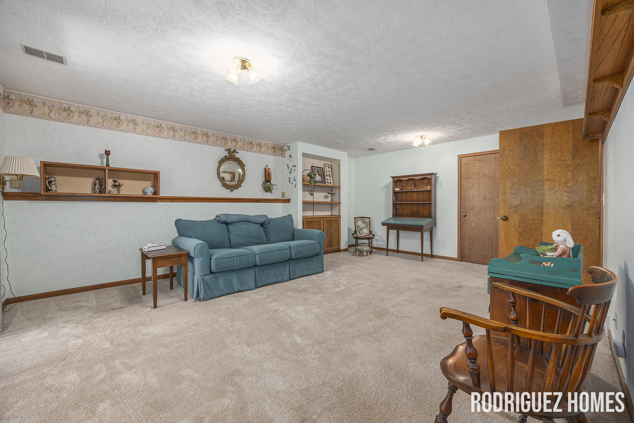 46 Skyline Circle Circle NW
