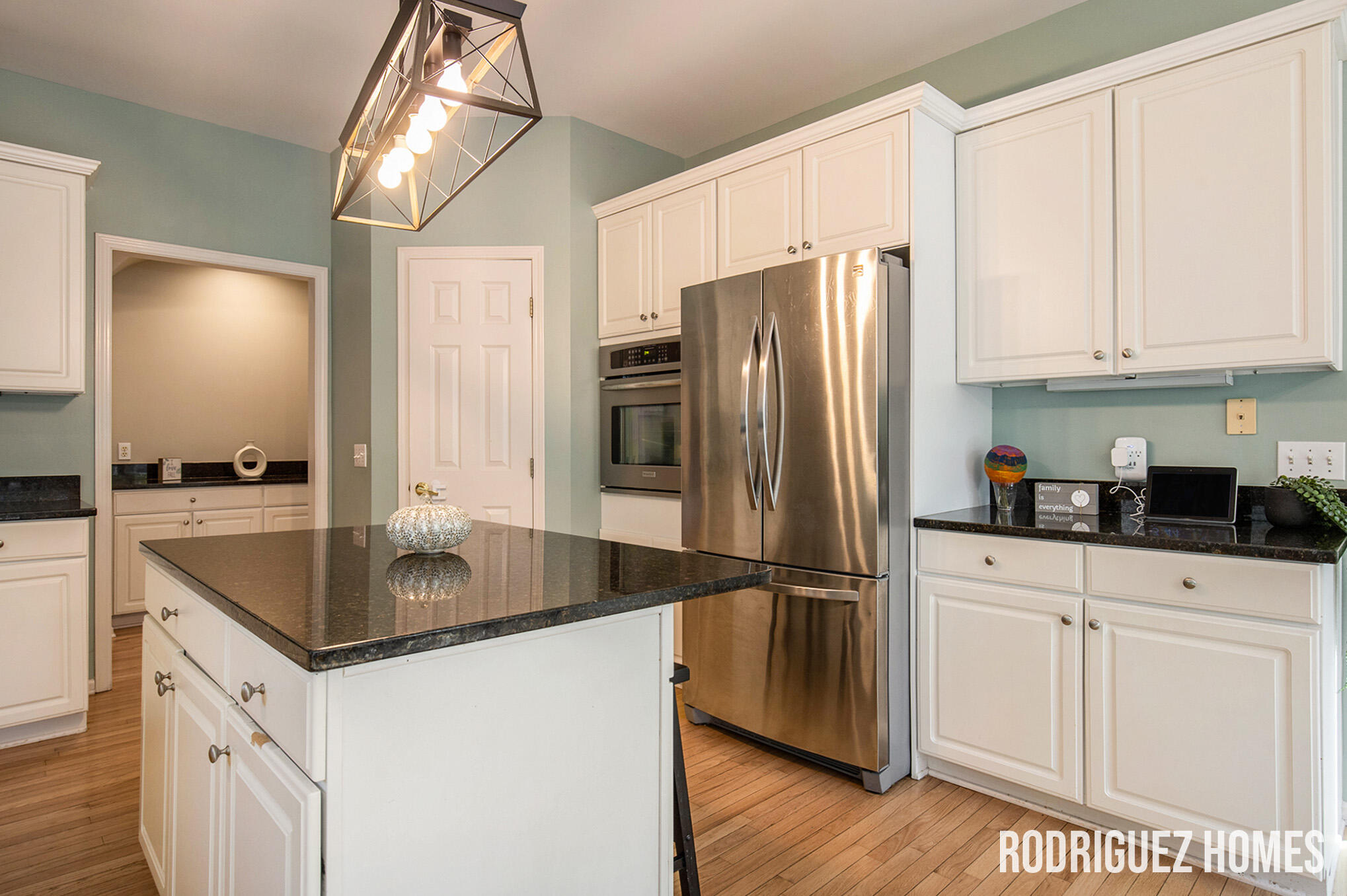 3890 Clearview Street NE