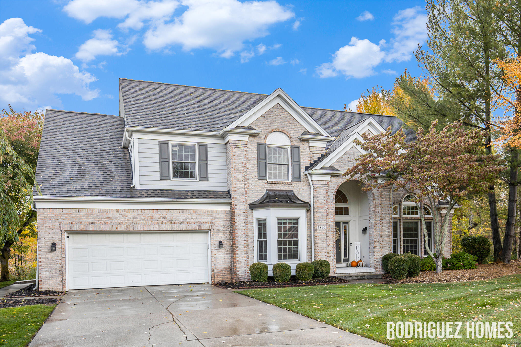 3890 Clearview Street NE