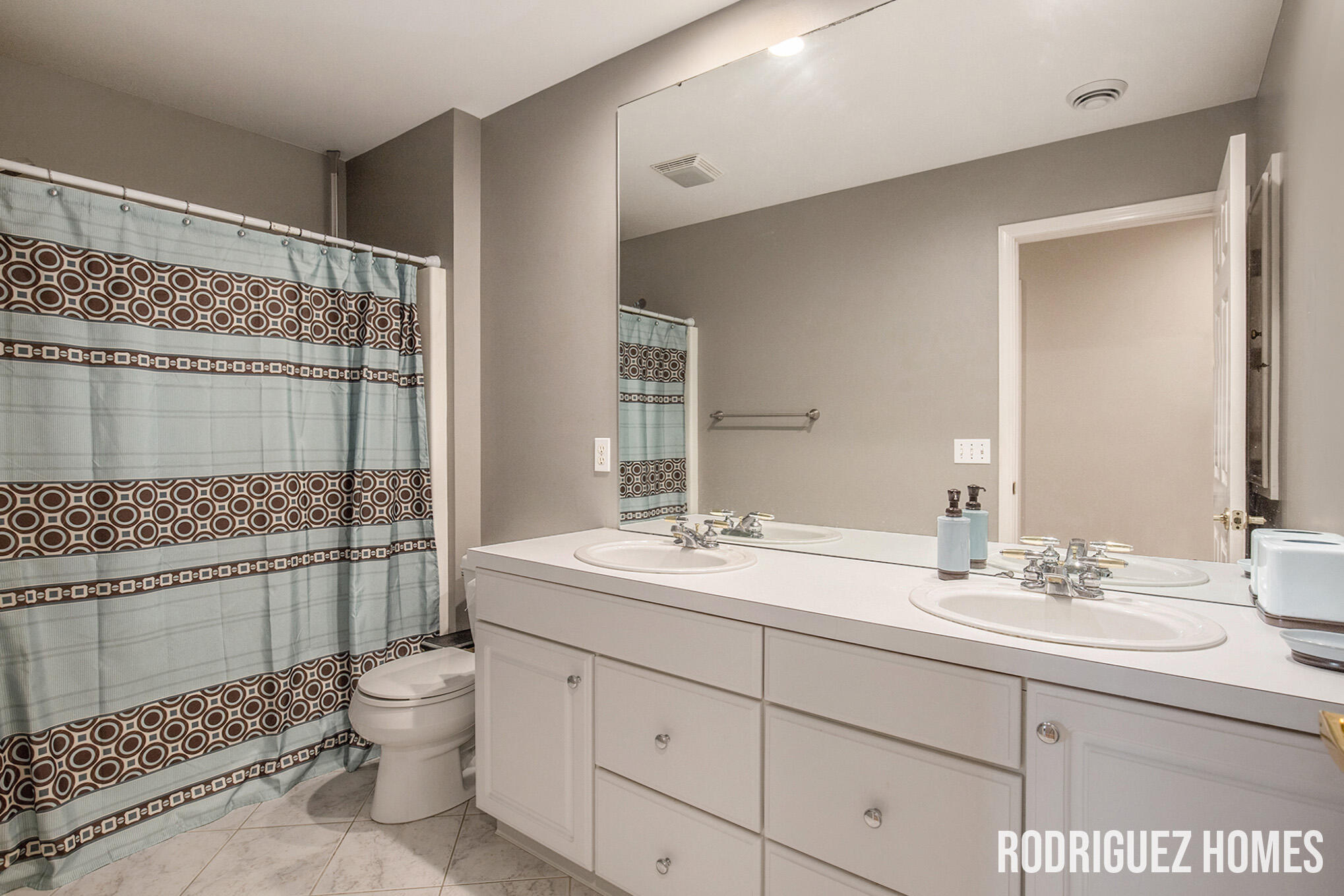 3890 Clearview Street NE