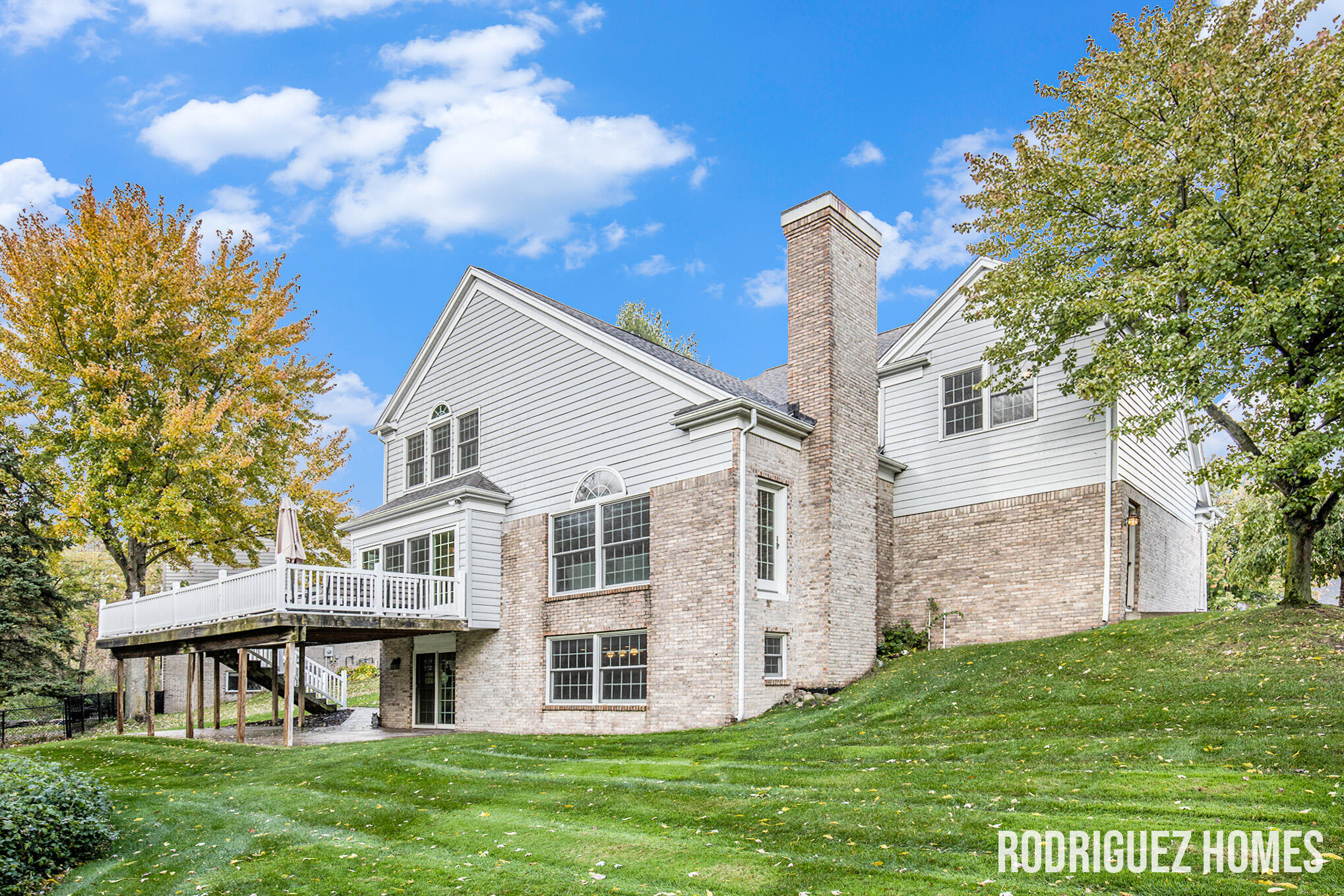 3890 Clearview Street NE