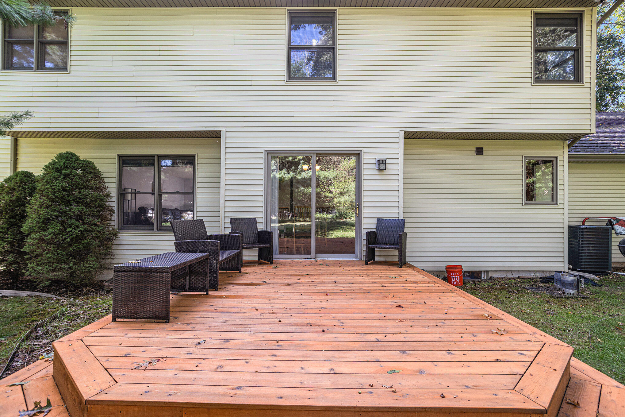 9744 Chambray Street