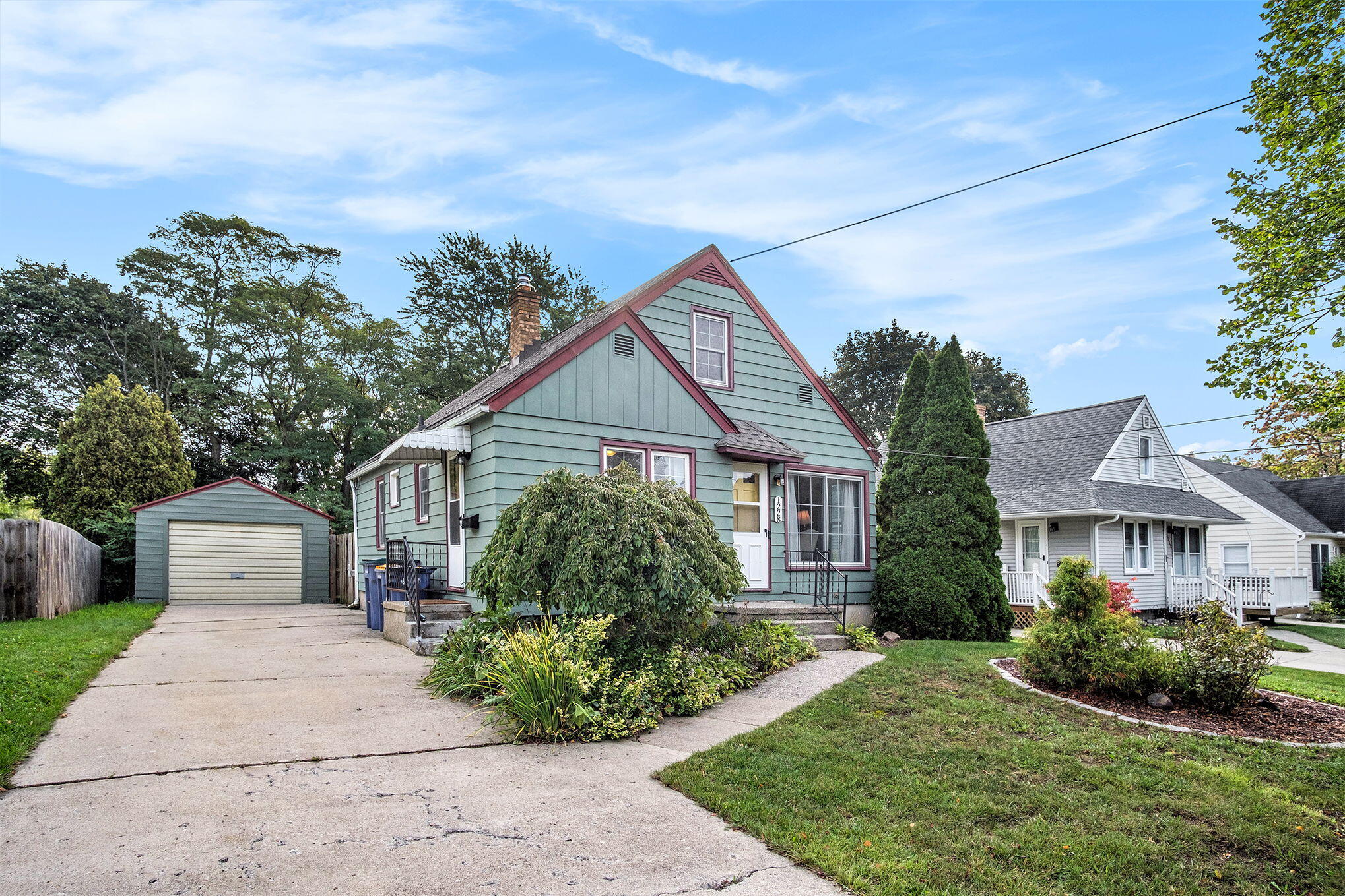 1228 Spring Avenue NE