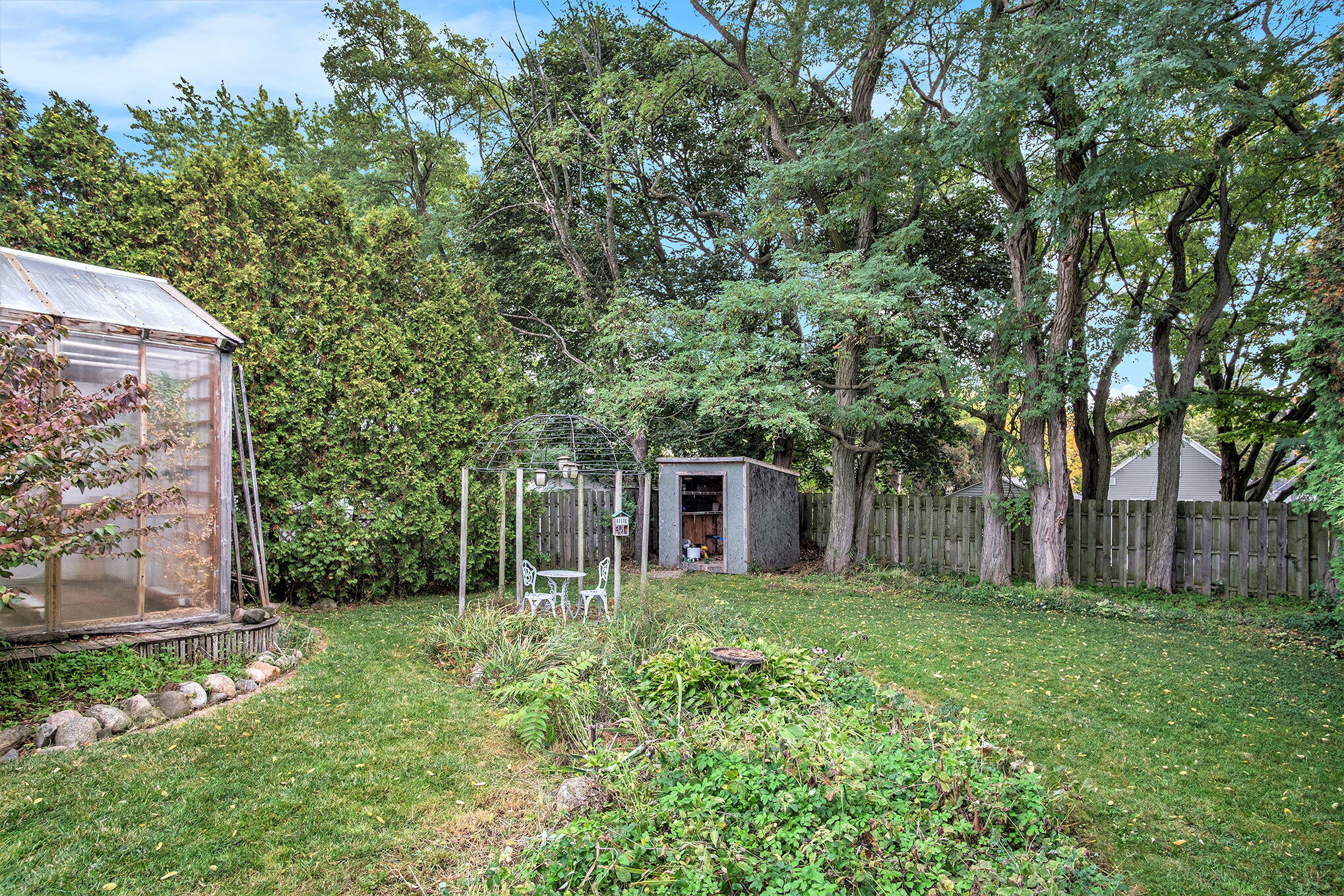 1228 Spring Avenue NE