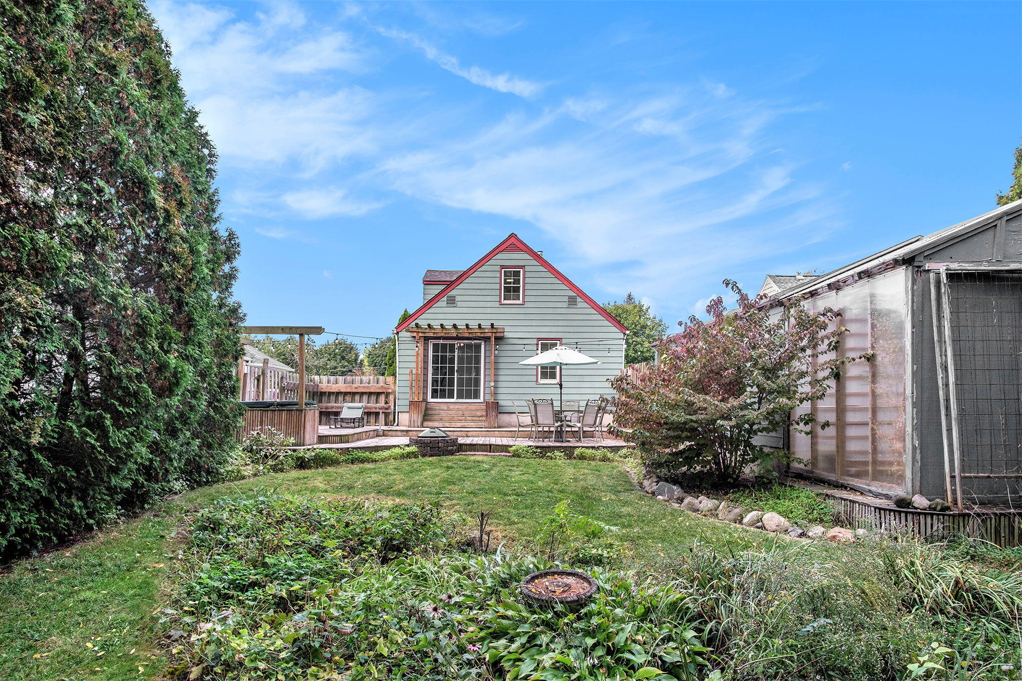 1228 Spring Avenue NE