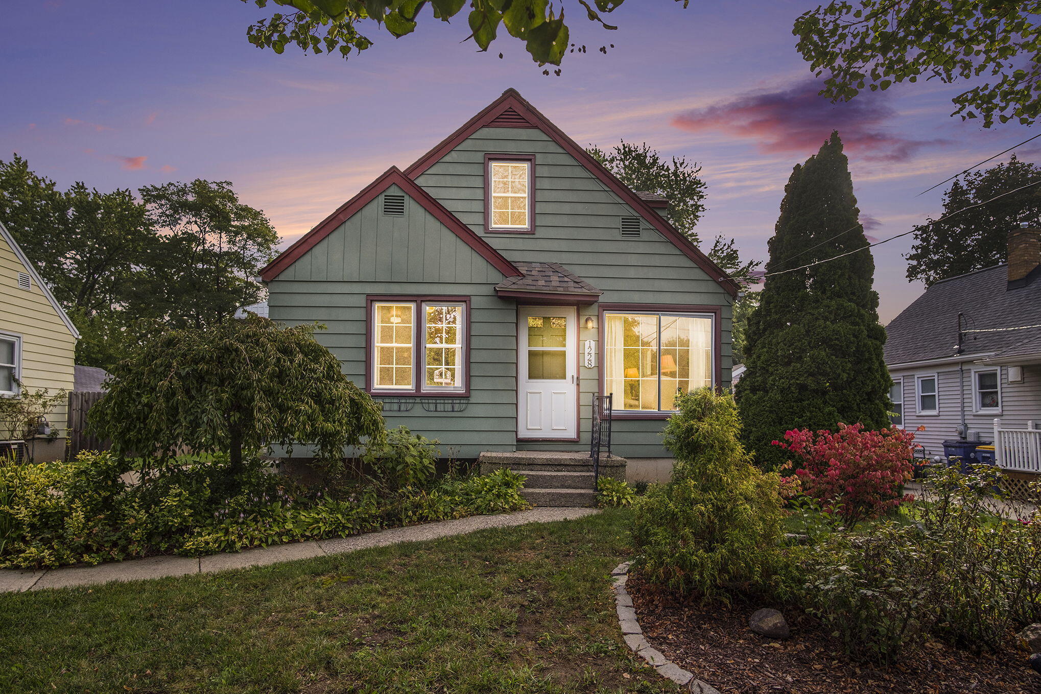 1228 Spring Avenue NE