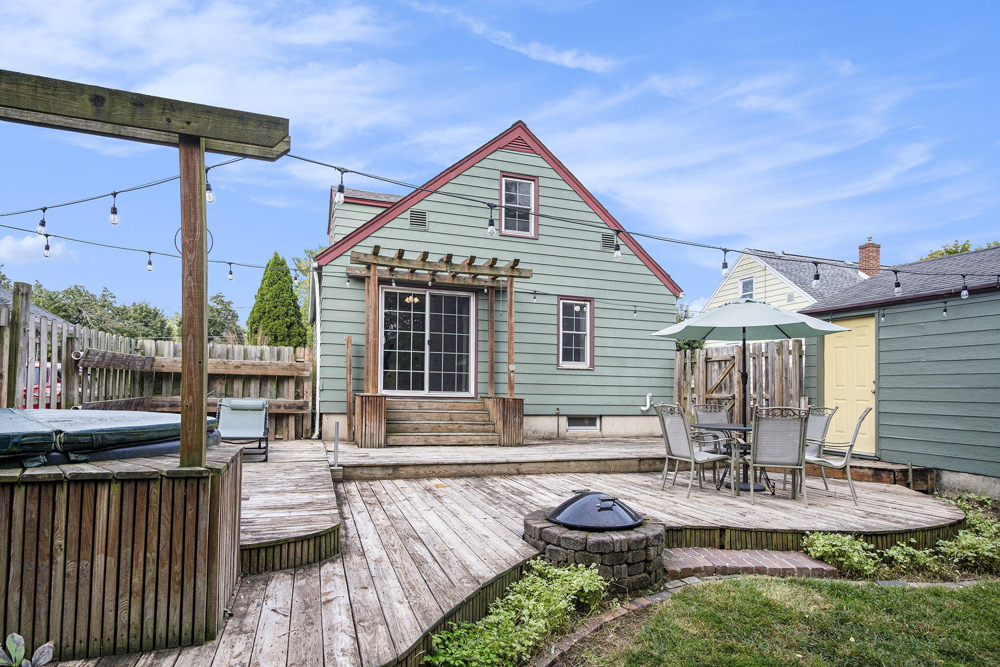 1228 Spring Avenue NE